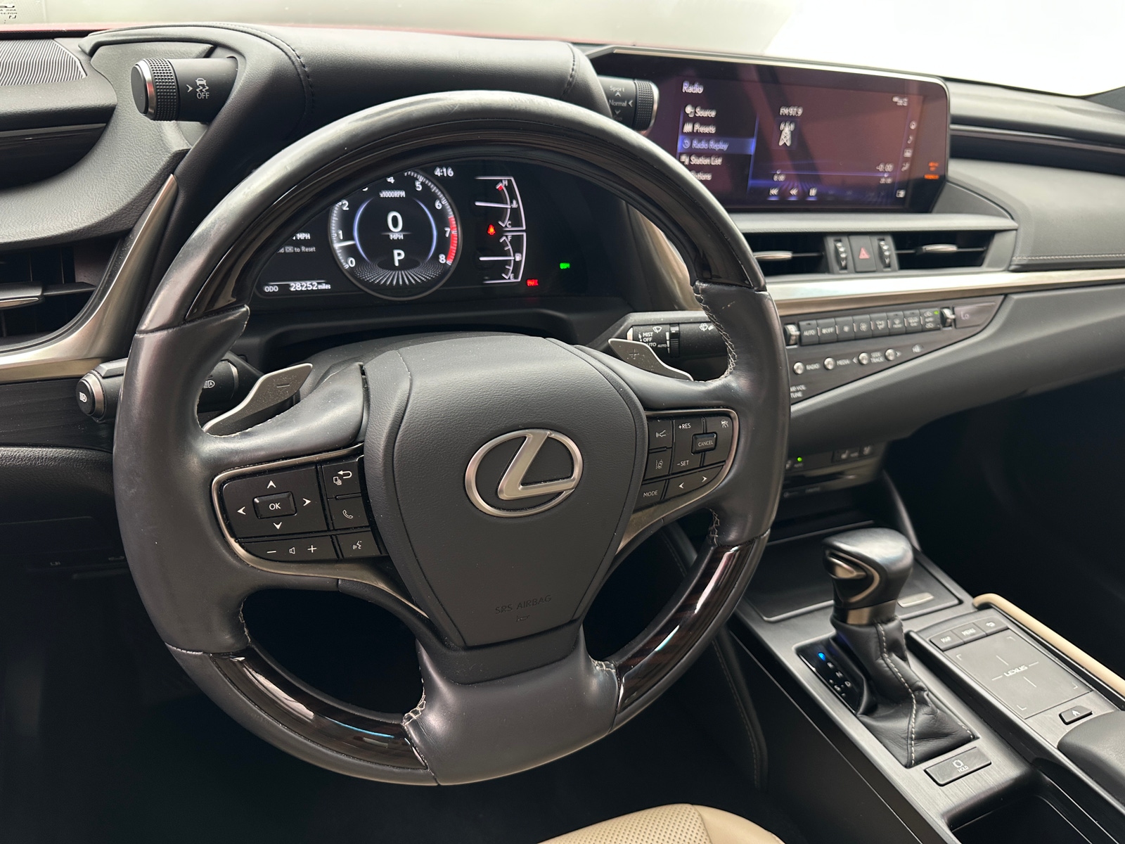 Thumbnail: 2021 Lexus ES - 4