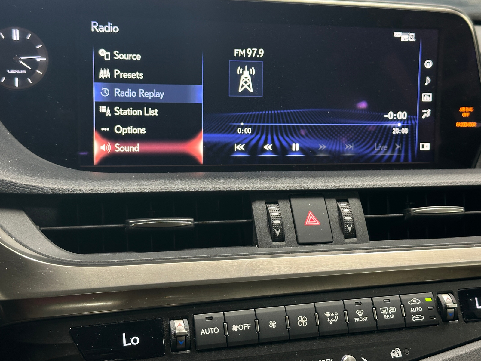 Thumbnail: 2021 Lexus ES - 3