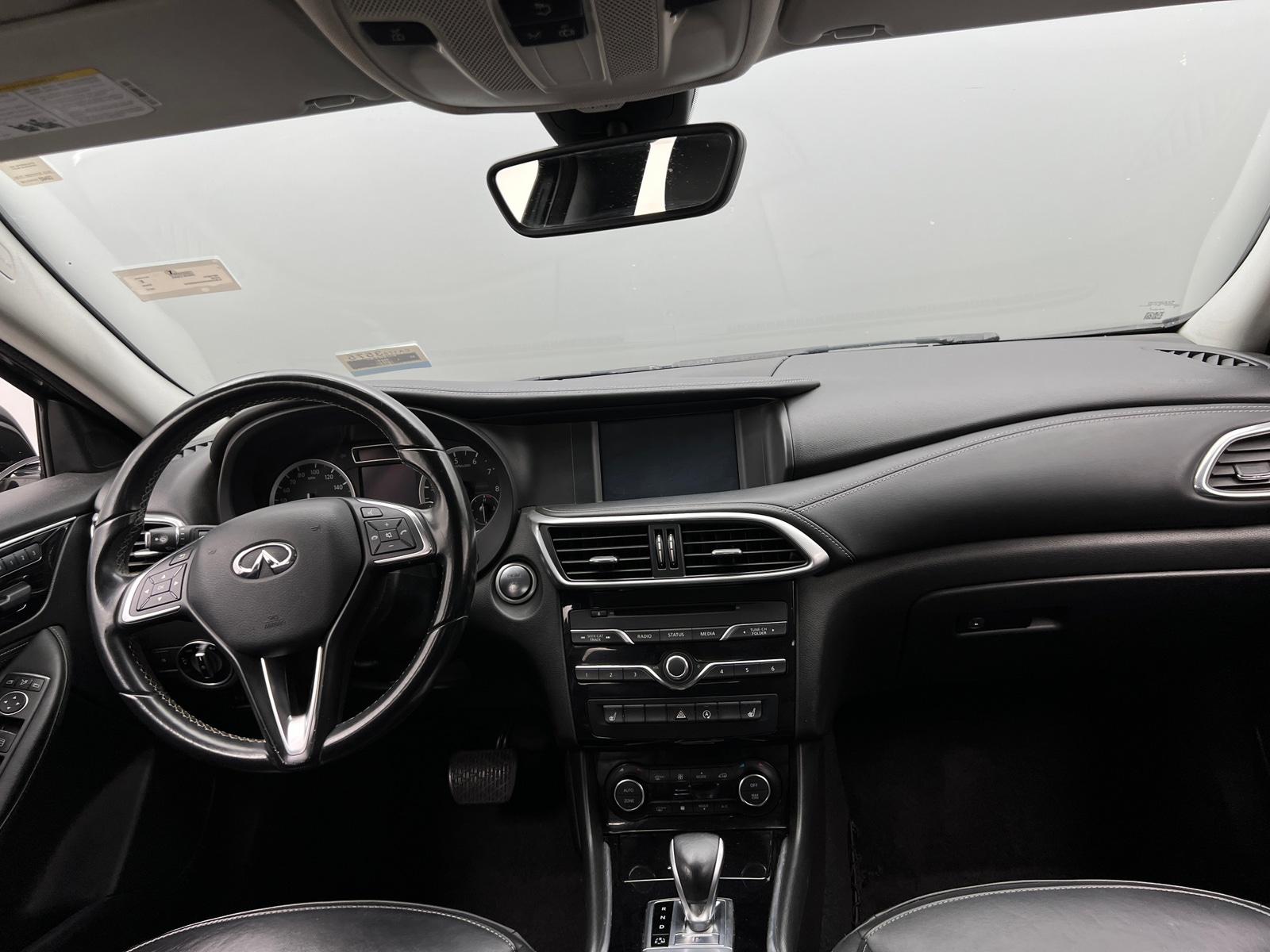 Thumbnail: 2017 INFINITI QX30 - 2