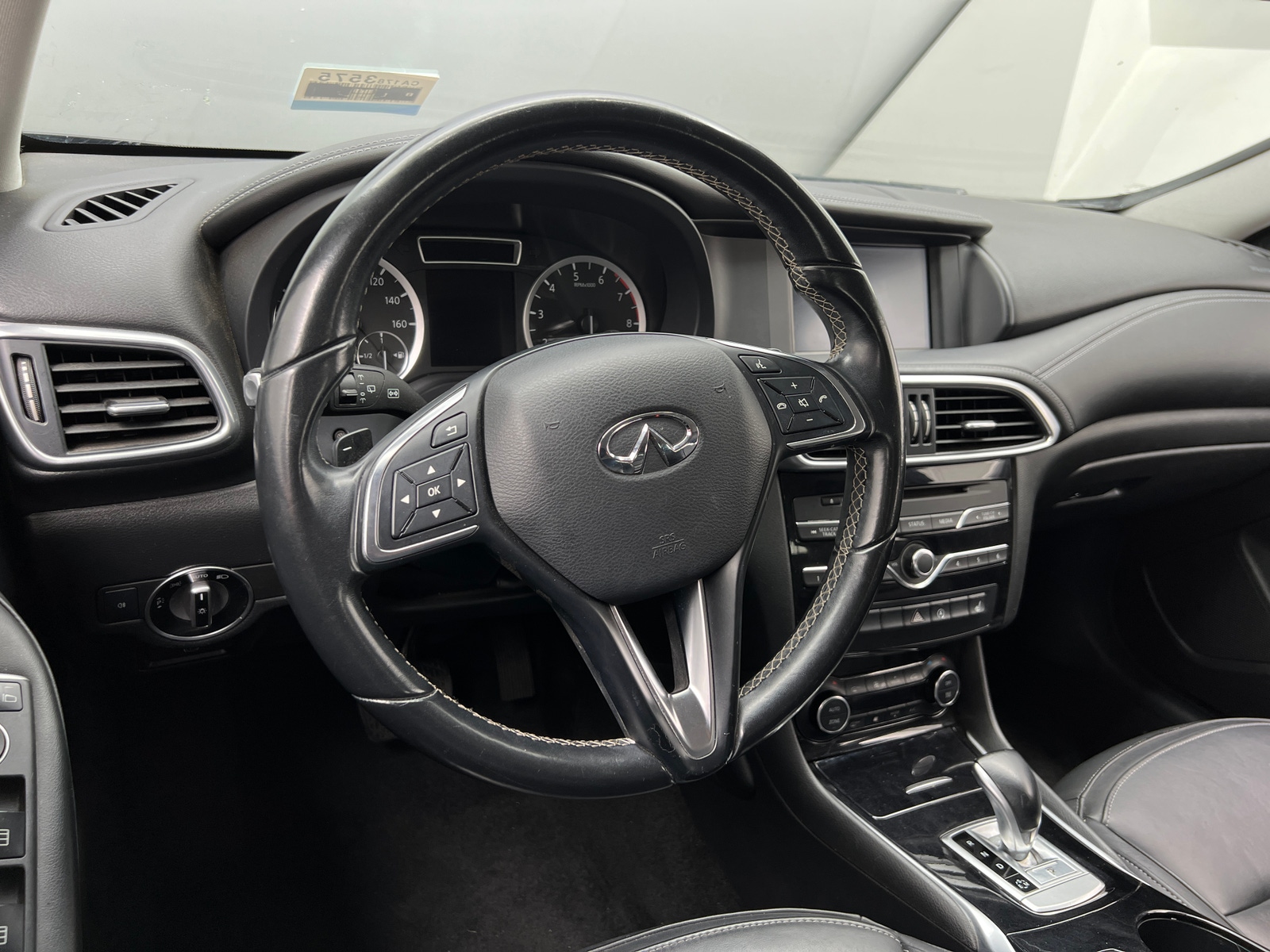 Thumbnail: 2017 INFINITI QX30 - 4