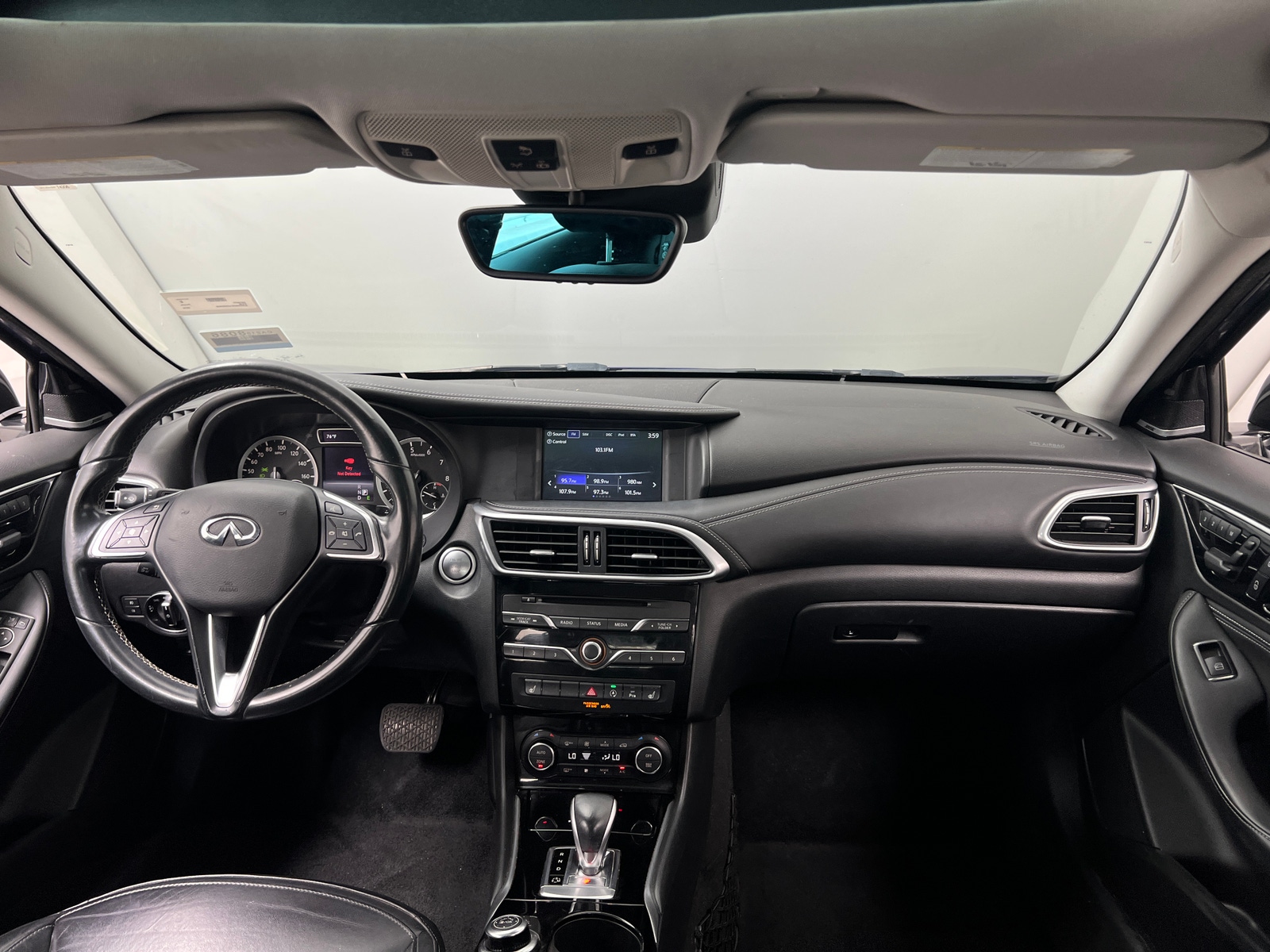 Thumbnail: 2018 INFINITI QX30 - 2