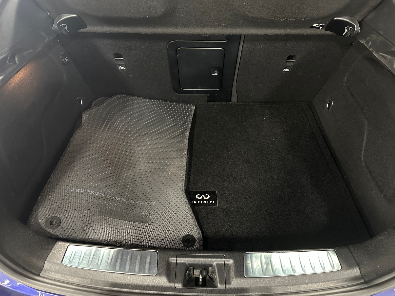 Thumbnail: 2018 INFINITI QX30 - 6