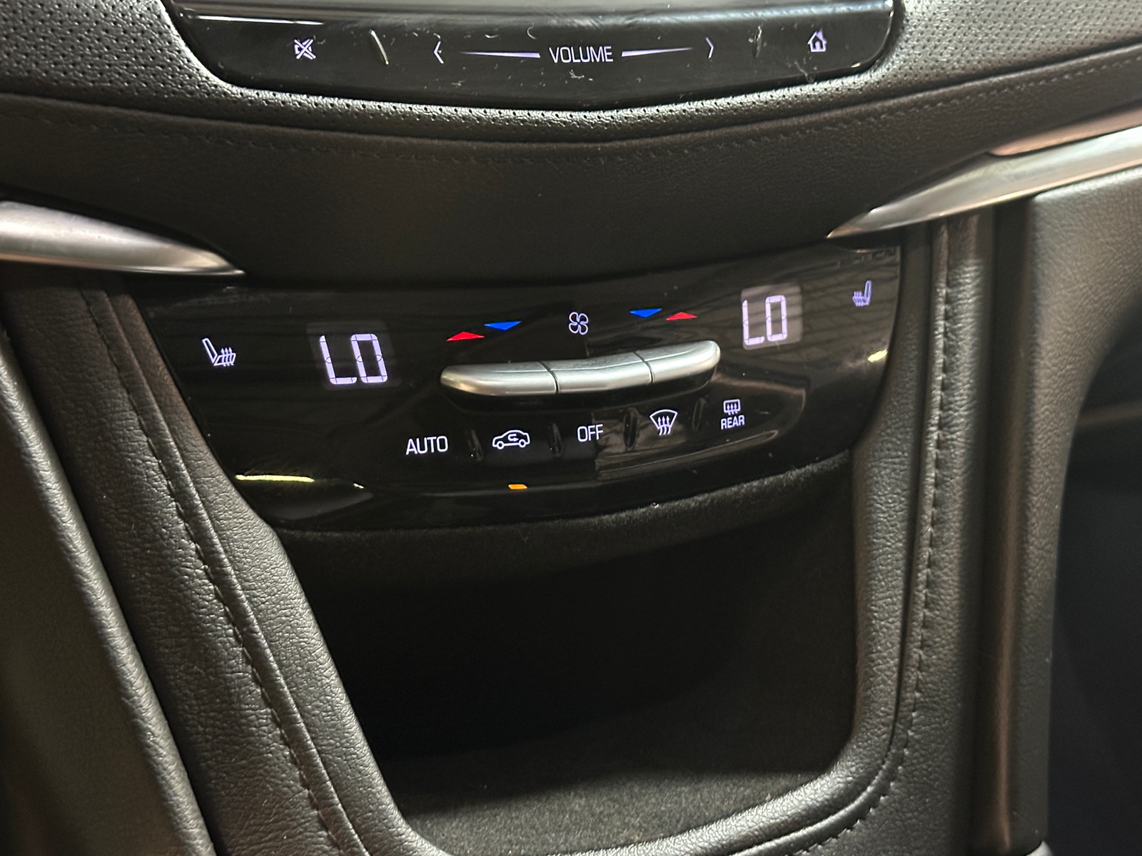 Thumbnail: 2018 Cadillac XT5 - 3
