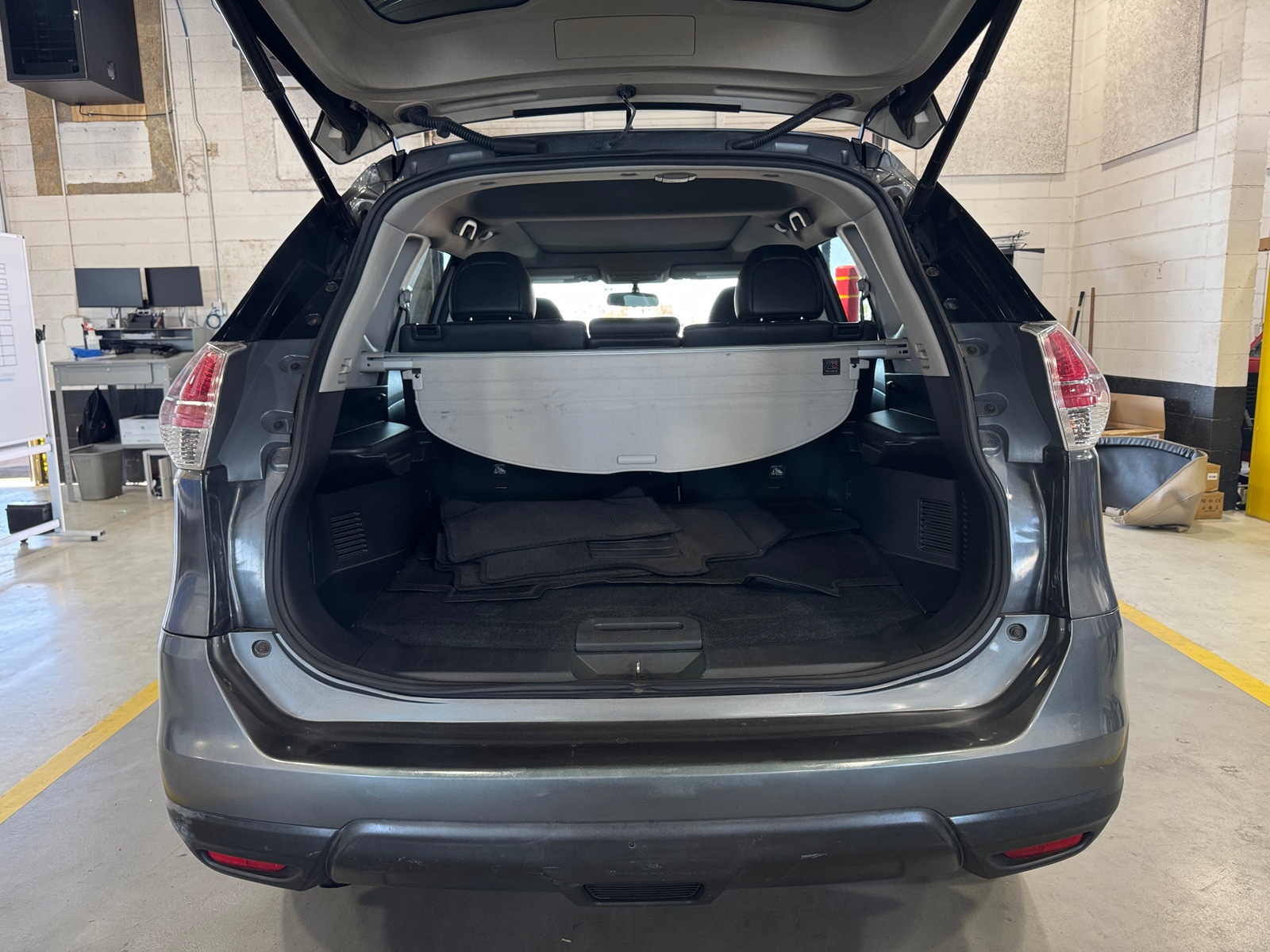 Thumbnail: 2015 Nissan Rogue - 6
