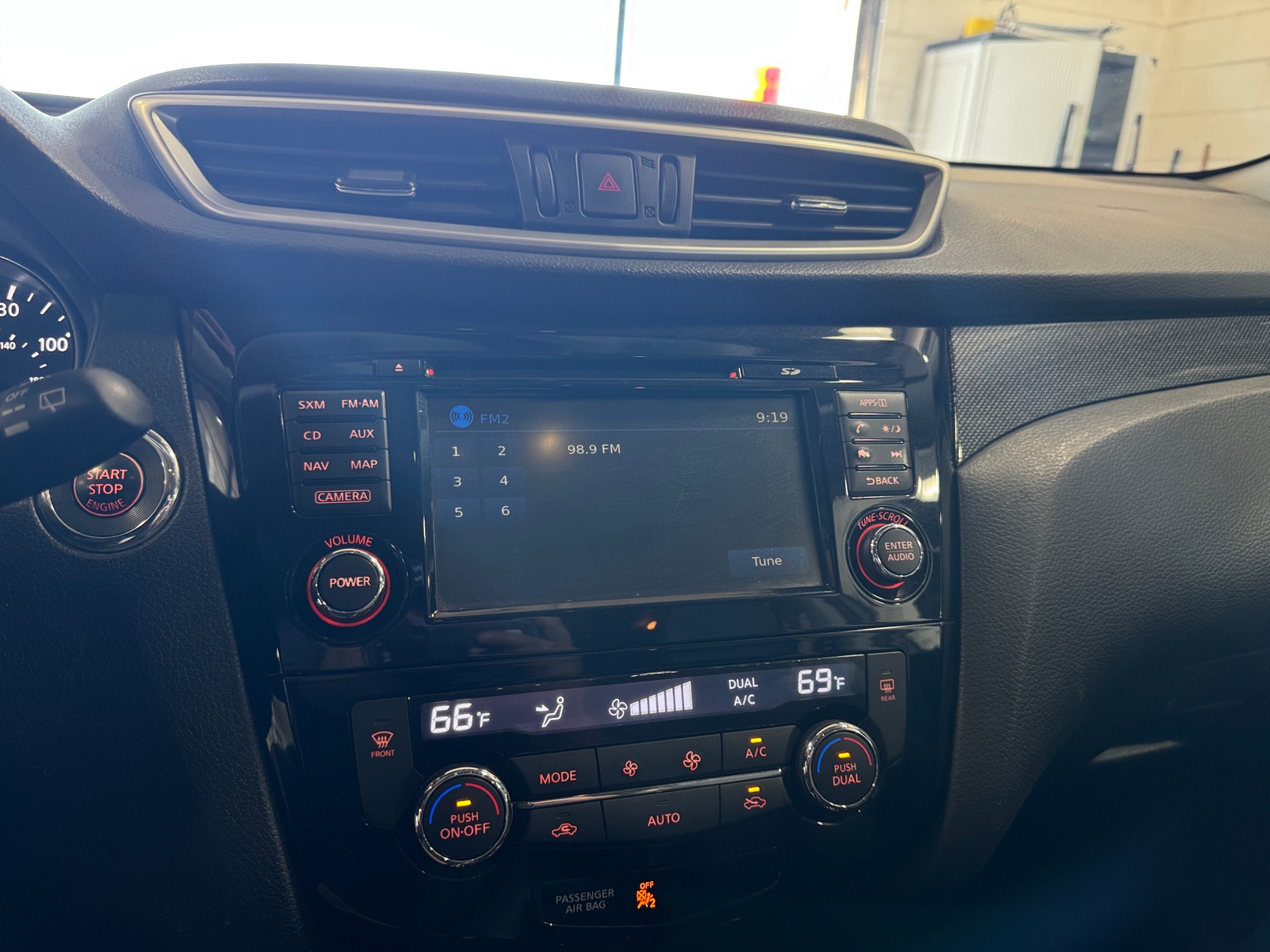 Thumbnail: 2015 Nissan Rogue - 3