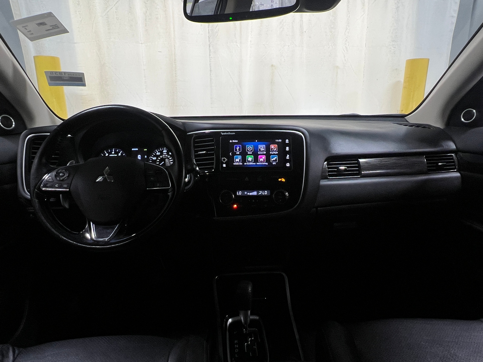 Thumbnail: 2017 Mitsubishi Outlander - 2
