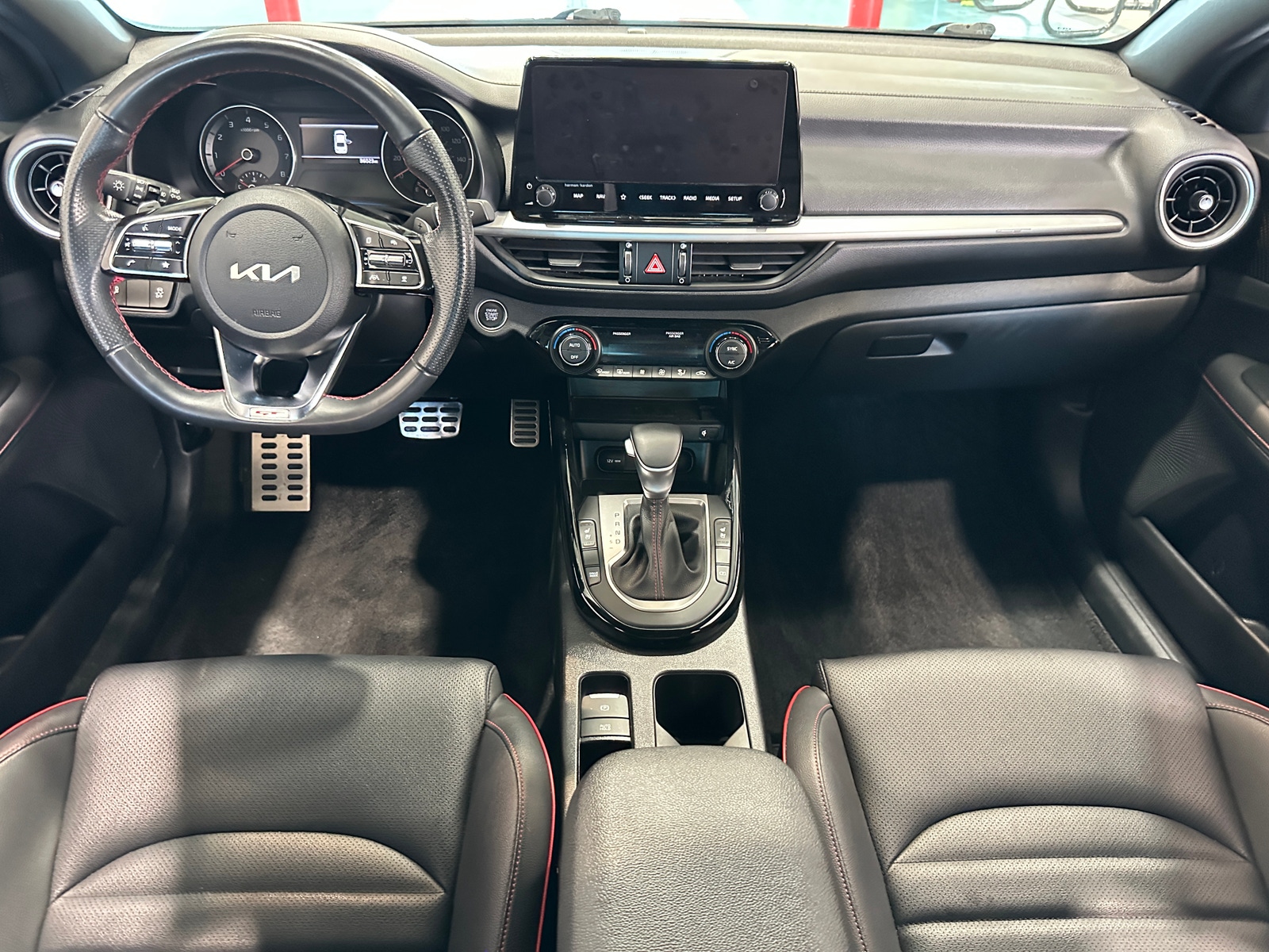 Thumbnail: 2022 Kia Forte - 3