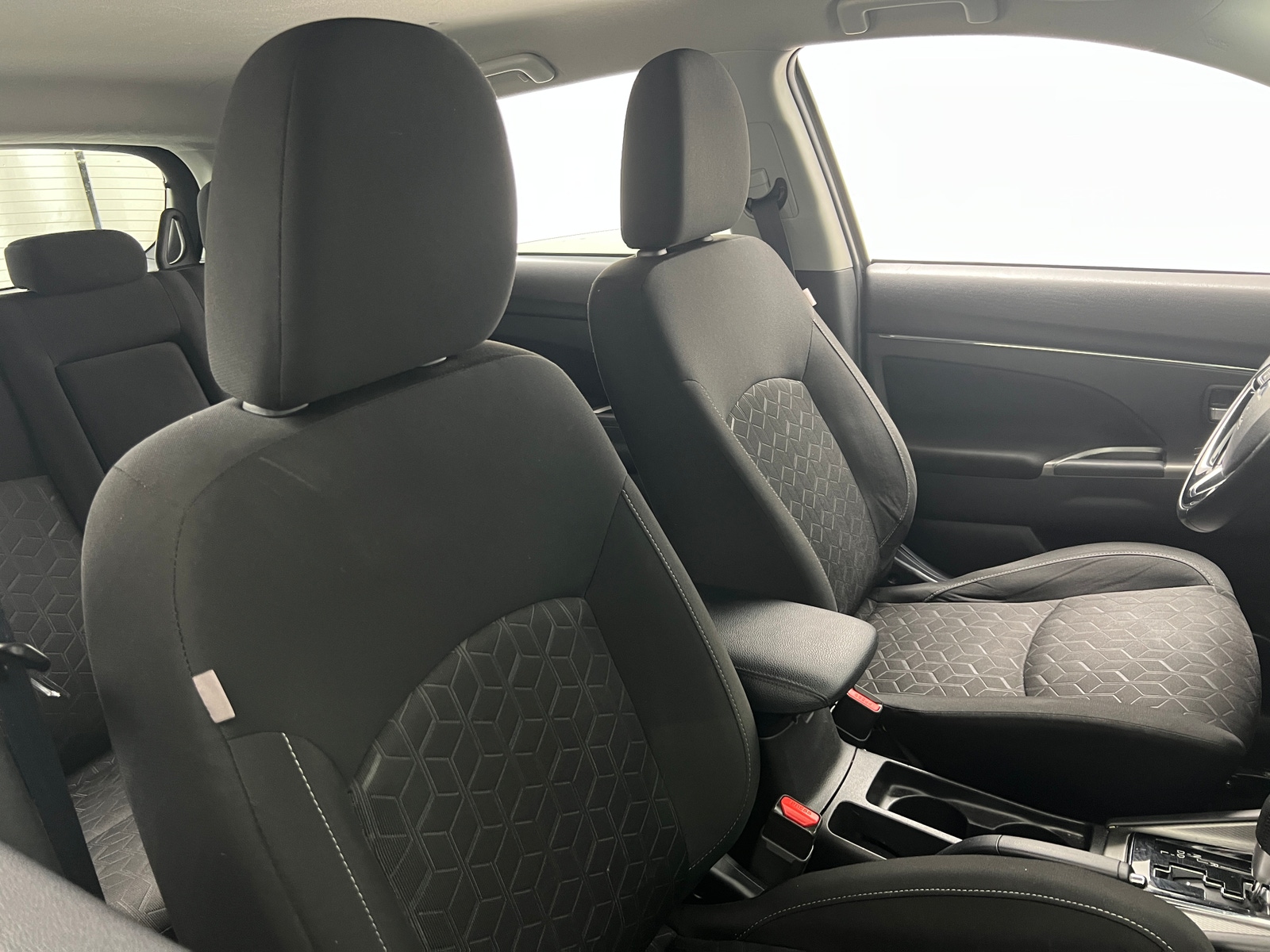 Thumbnail: 2020 Mitsubishi Outlander Sport - 2