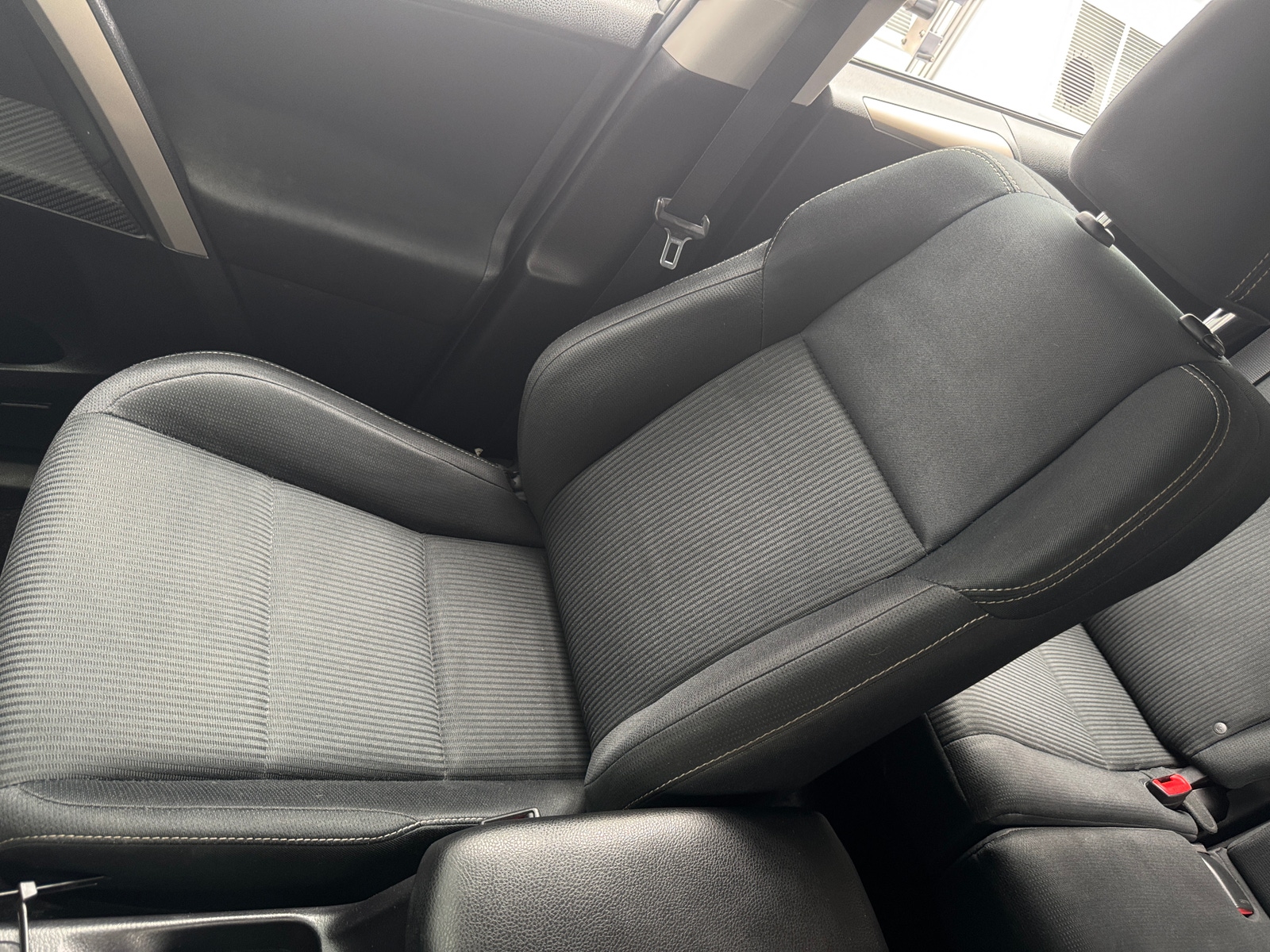 Thumbnail: 2015 Toyota RAV4 - 2