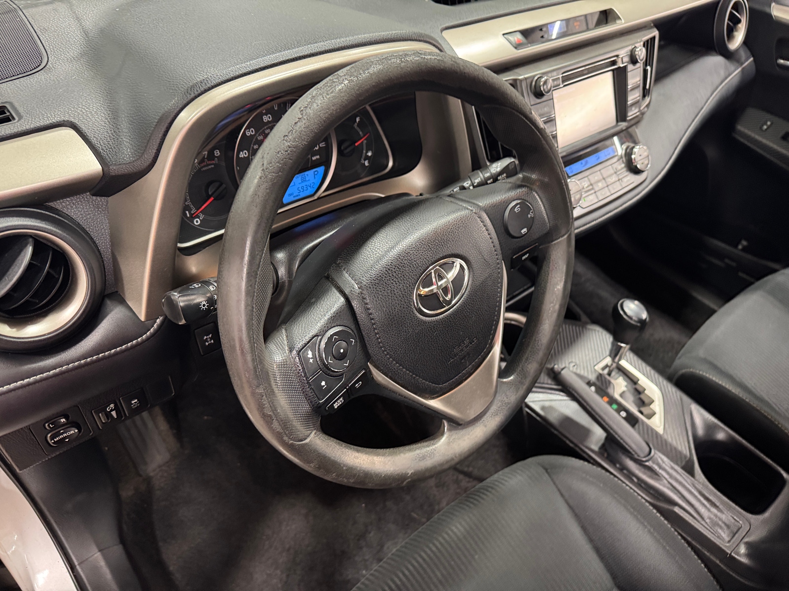 Thumbnail: 2015 Toyota RAV4 - 3
