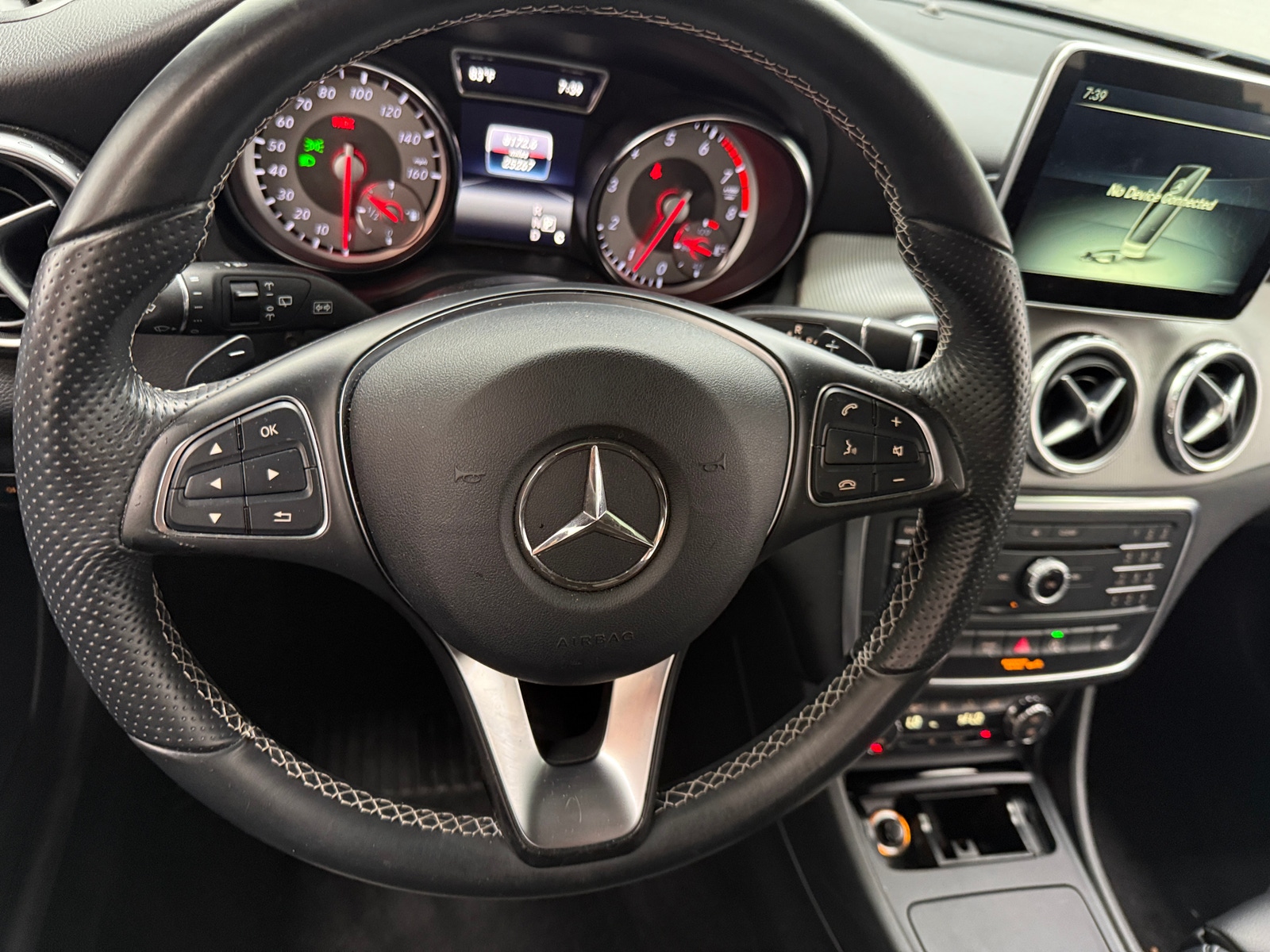 Thumbnail: 2016 Mercedes-Benz GLA - 4