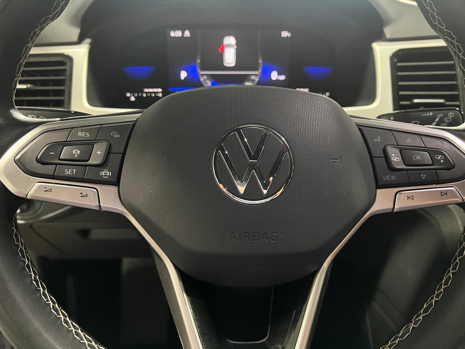Thumbnail: 2022 Volkswagen Atlas - 4