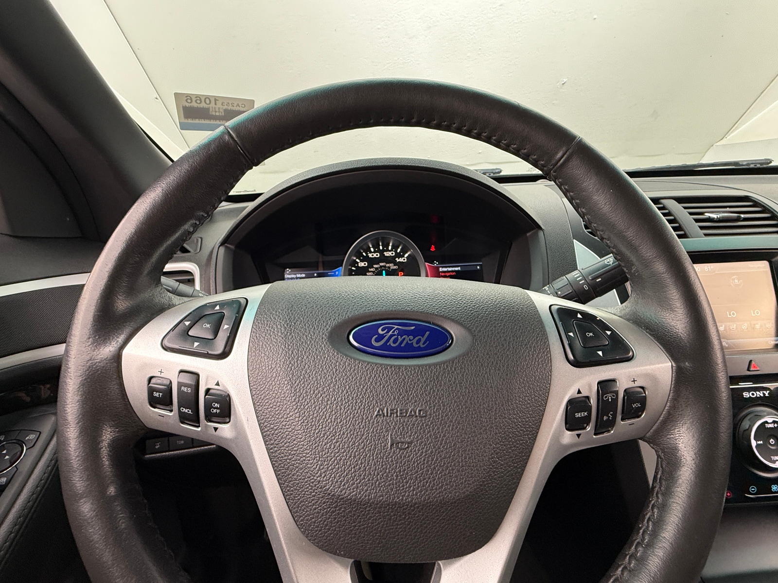 Thumbnail: 2015 Ford Explorer - 4