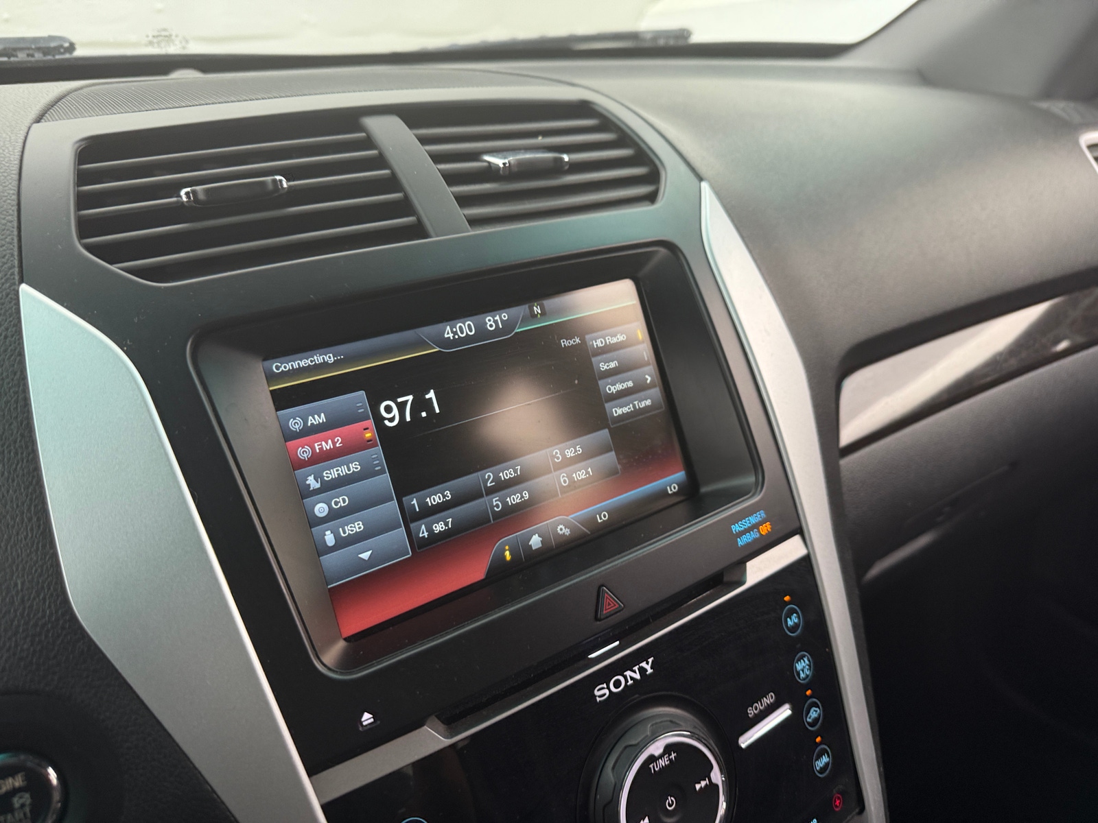 Thumbnail: 2015 Ford Explorer - 3