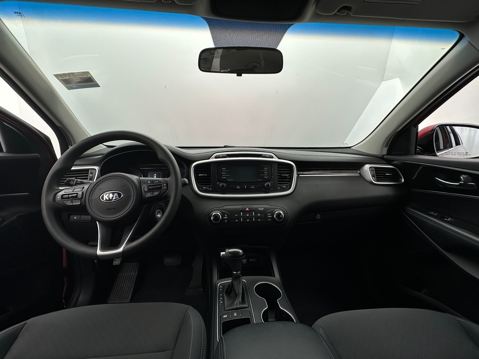 Thumbnail: 2017 Kia Sorento - 3