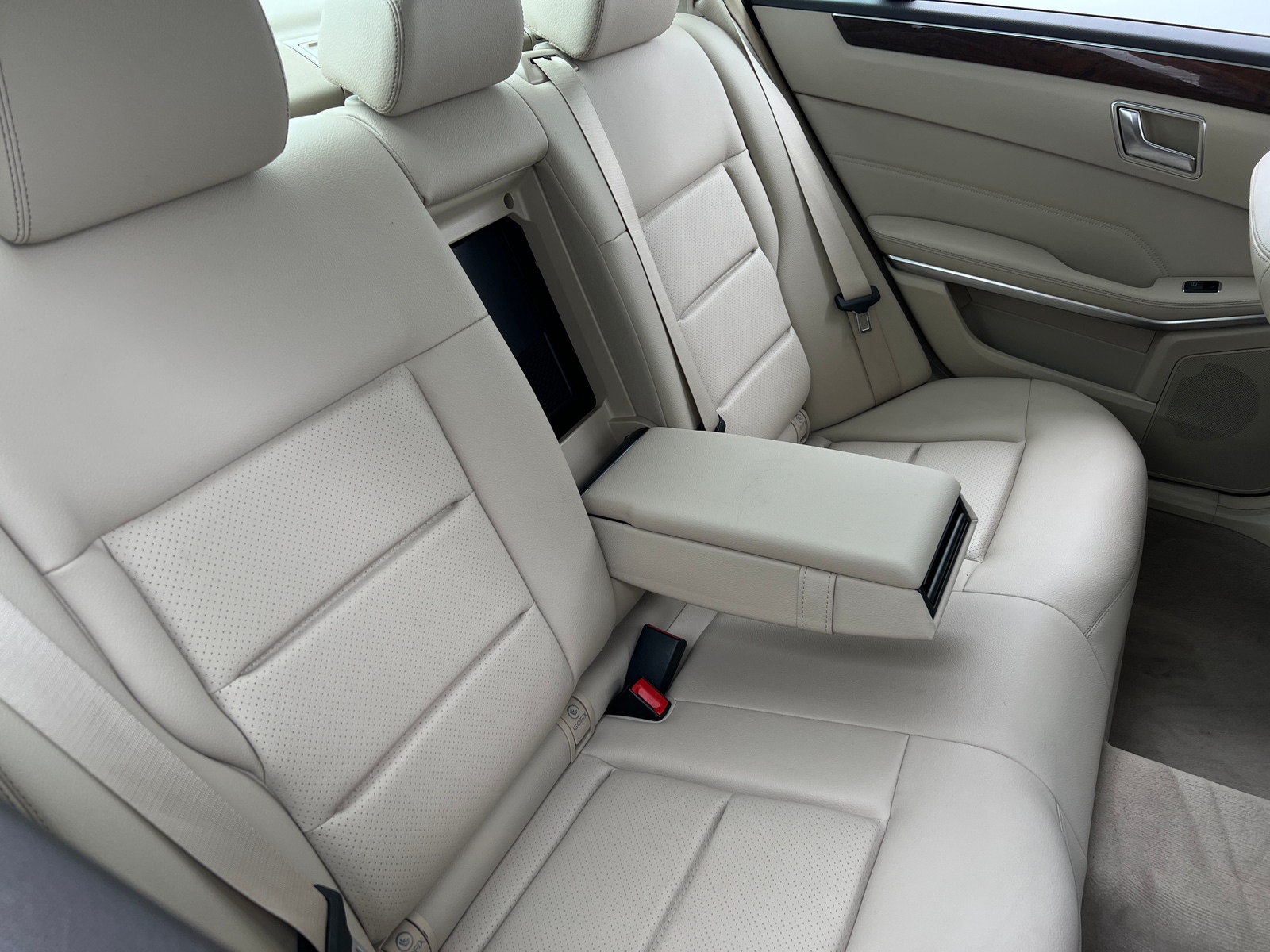 Thumbnail: 2016 Mercedes-Benz E-Class - 5