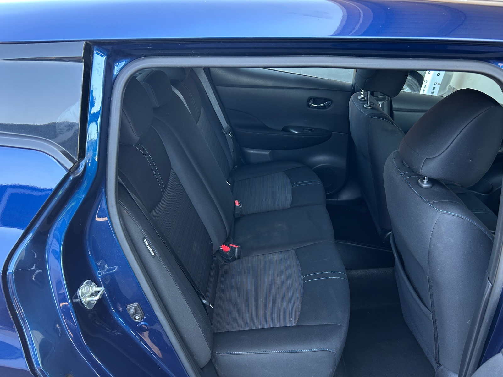 Thumbnail: 2022 Nissan Leaf - 6