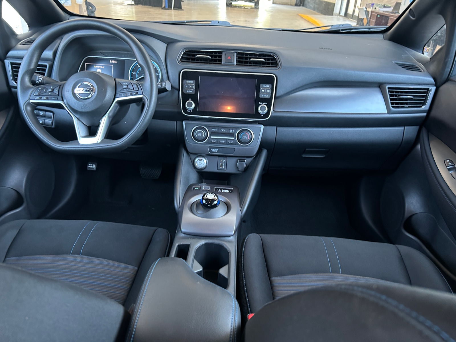 Thumbnail: 2022 Nissan Leaf - 3
