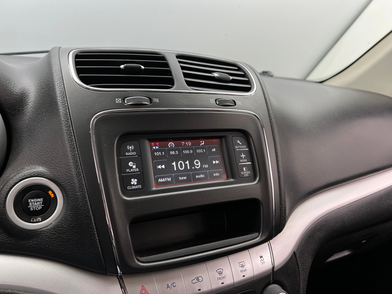 Thumbnail: 2018 Dodge Journey - 4