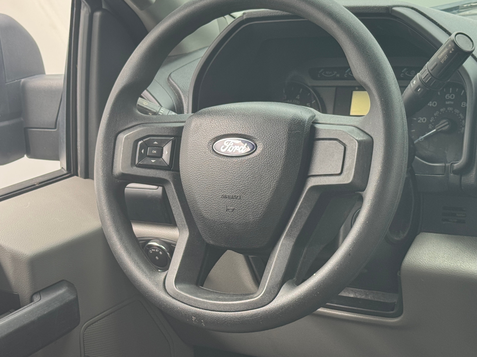 Thumbnail: 2016 Ford Econoline - 5