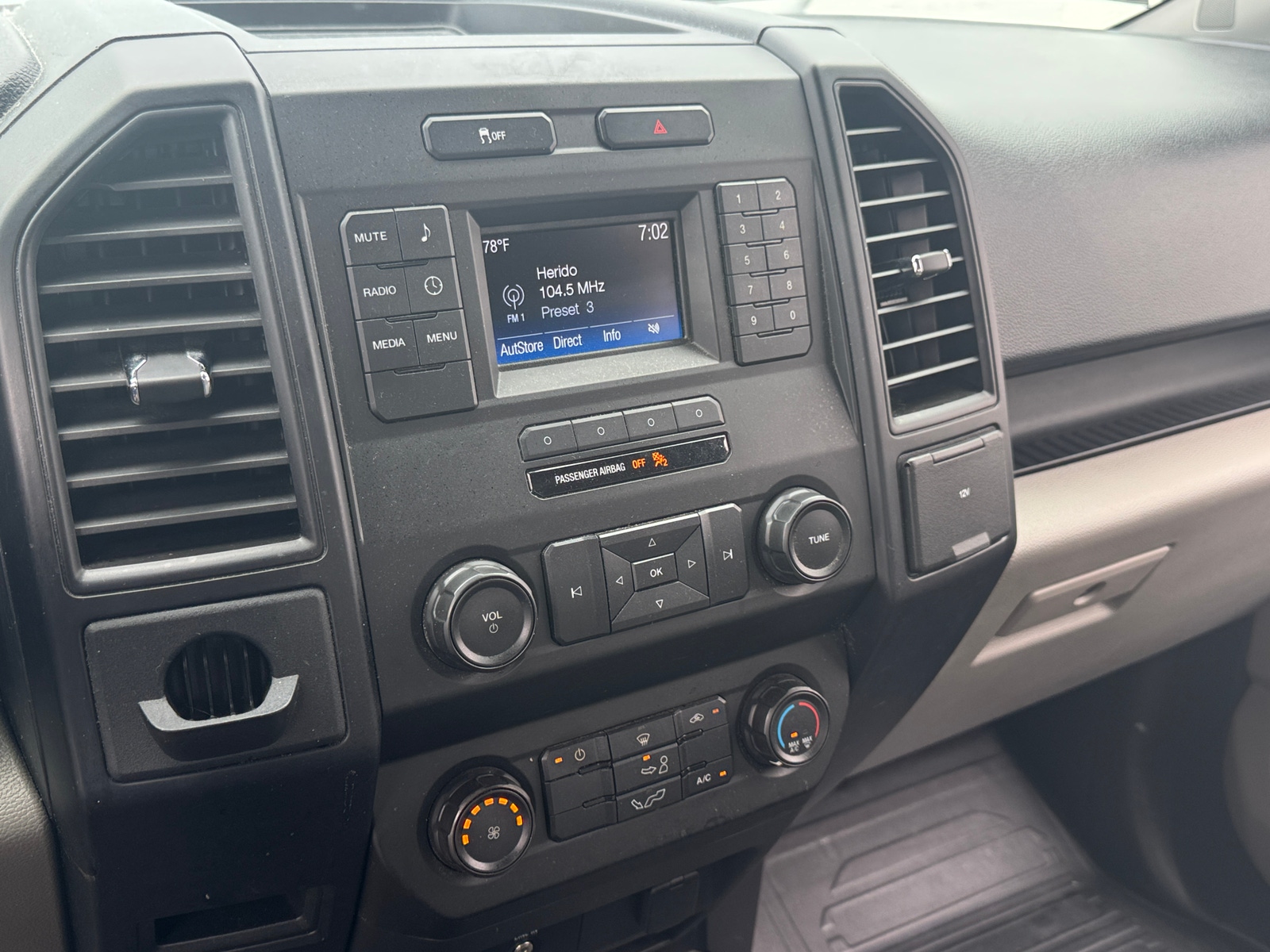 Thumbnail: 2016 Ford Econoline - 4