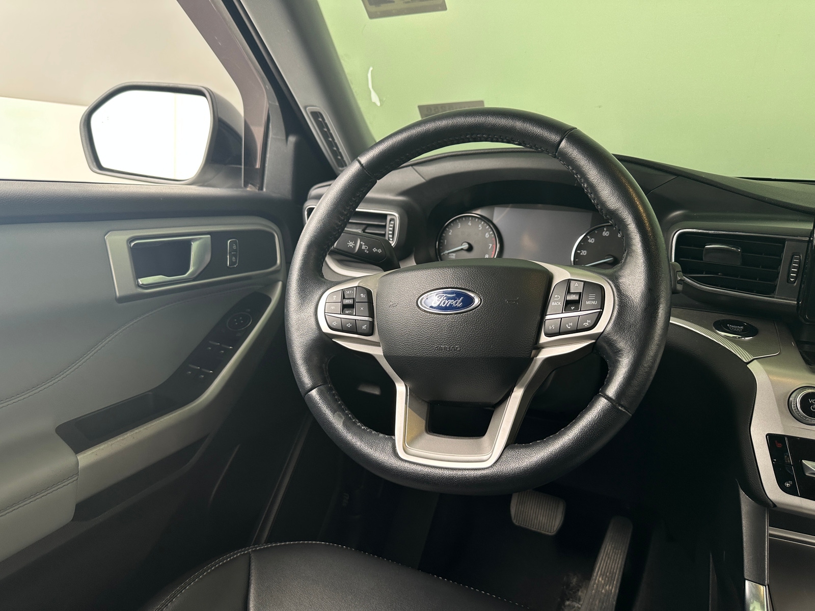 Thumbnail: 2022 Ford Explorer - 5