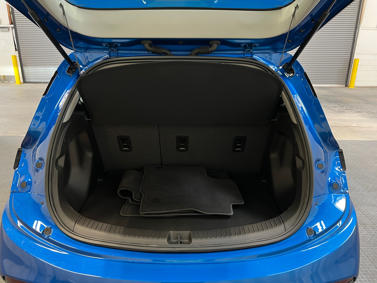 Thumbnail: 2023 Chevrolet Bolt EV - 6