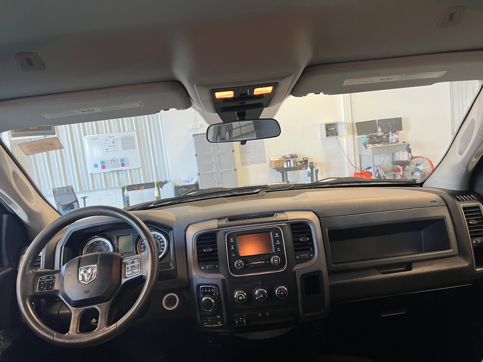 Thumbnail: 2019 RAM 1500 Classic - 3