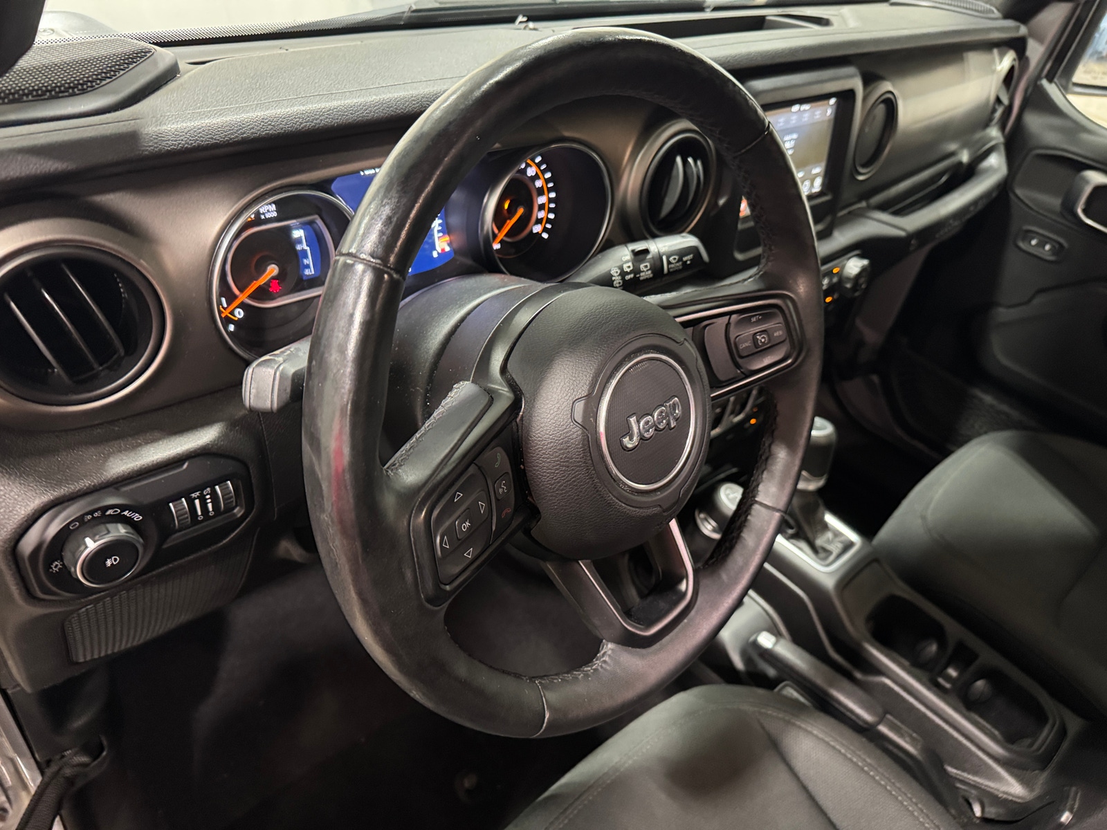 Thumbnail: 2019 Jeep Wrangler - 3