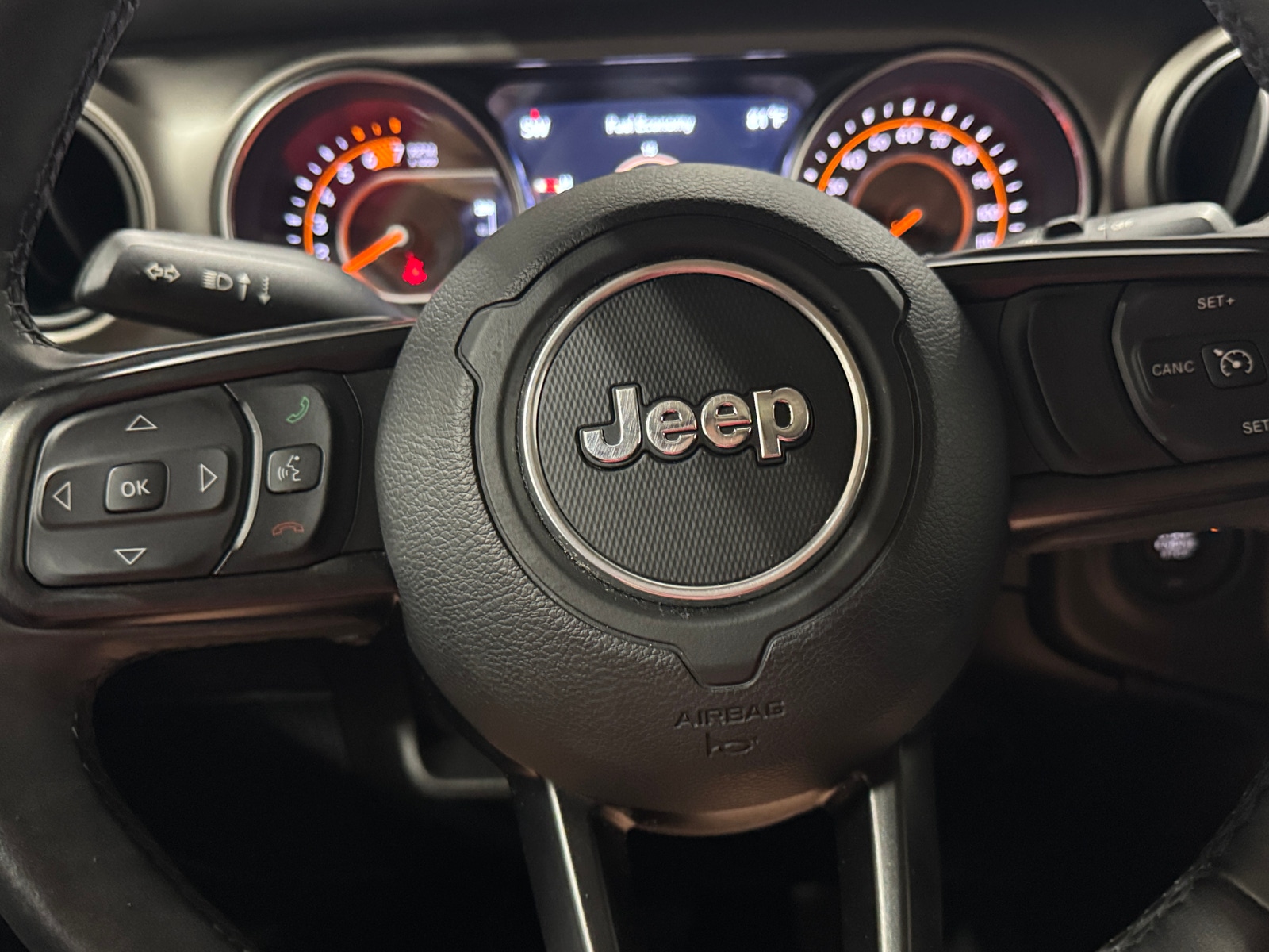 Thumbnail: 2019 Jeep Wrangler - 5