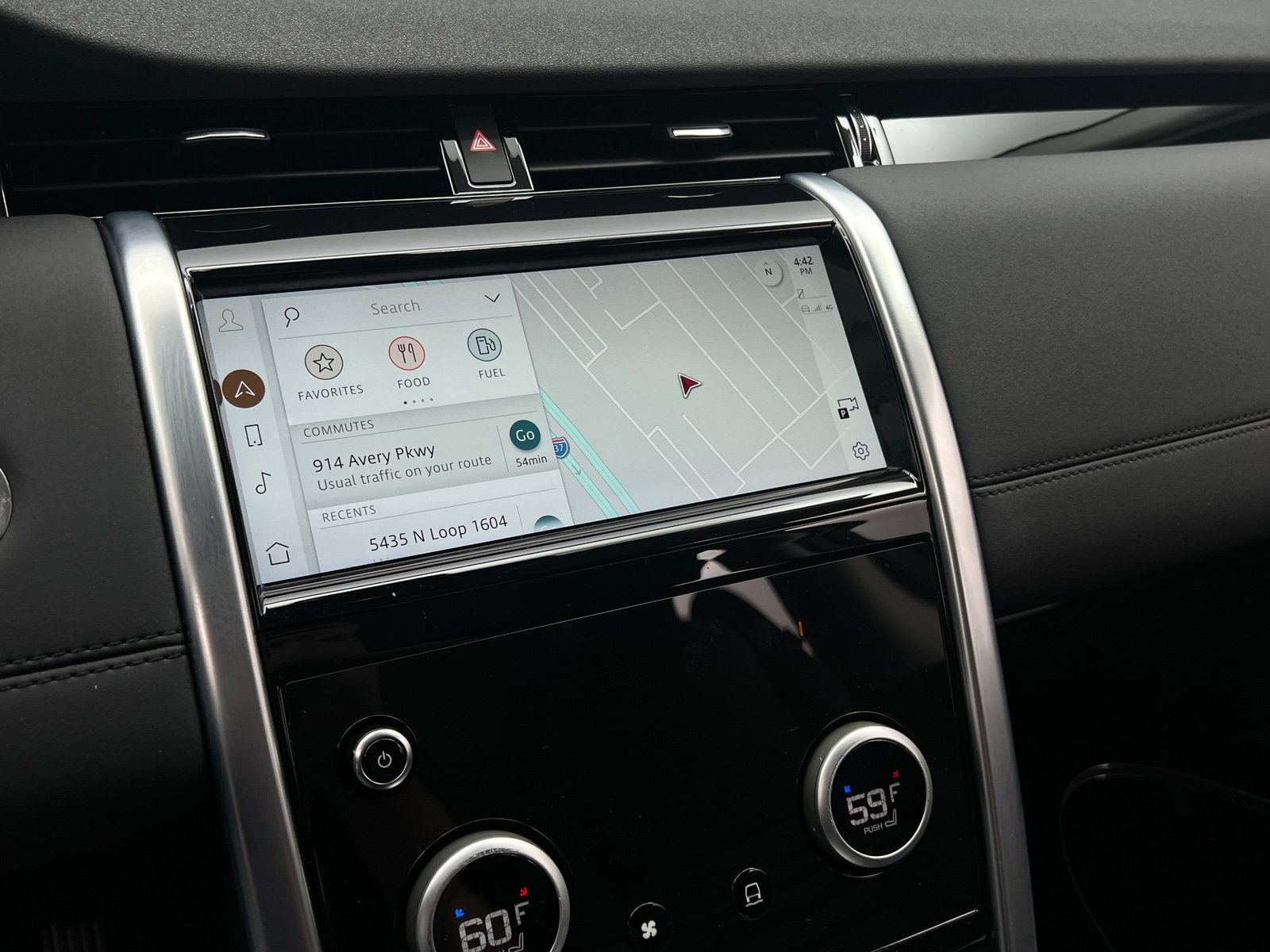 Thumbnail: 2023 Land Rover Discovery Sport - 3