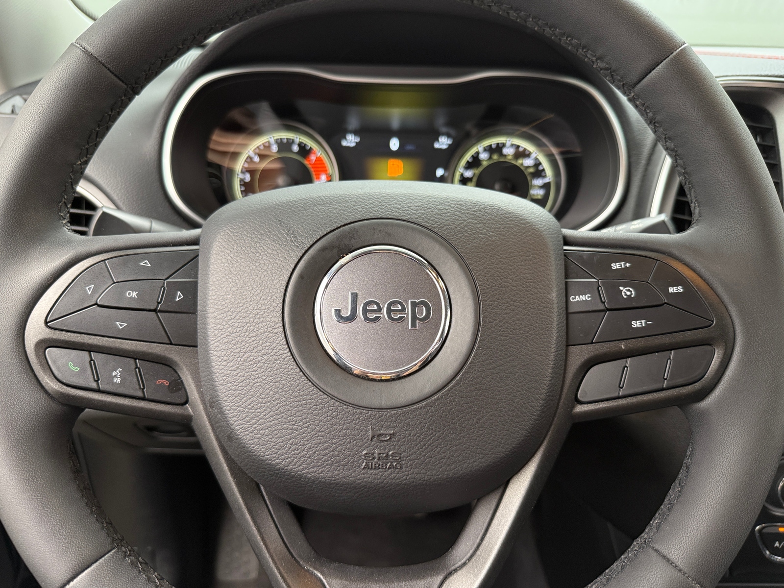 Thumbnail: 2022 Jeep Cherokee - 4