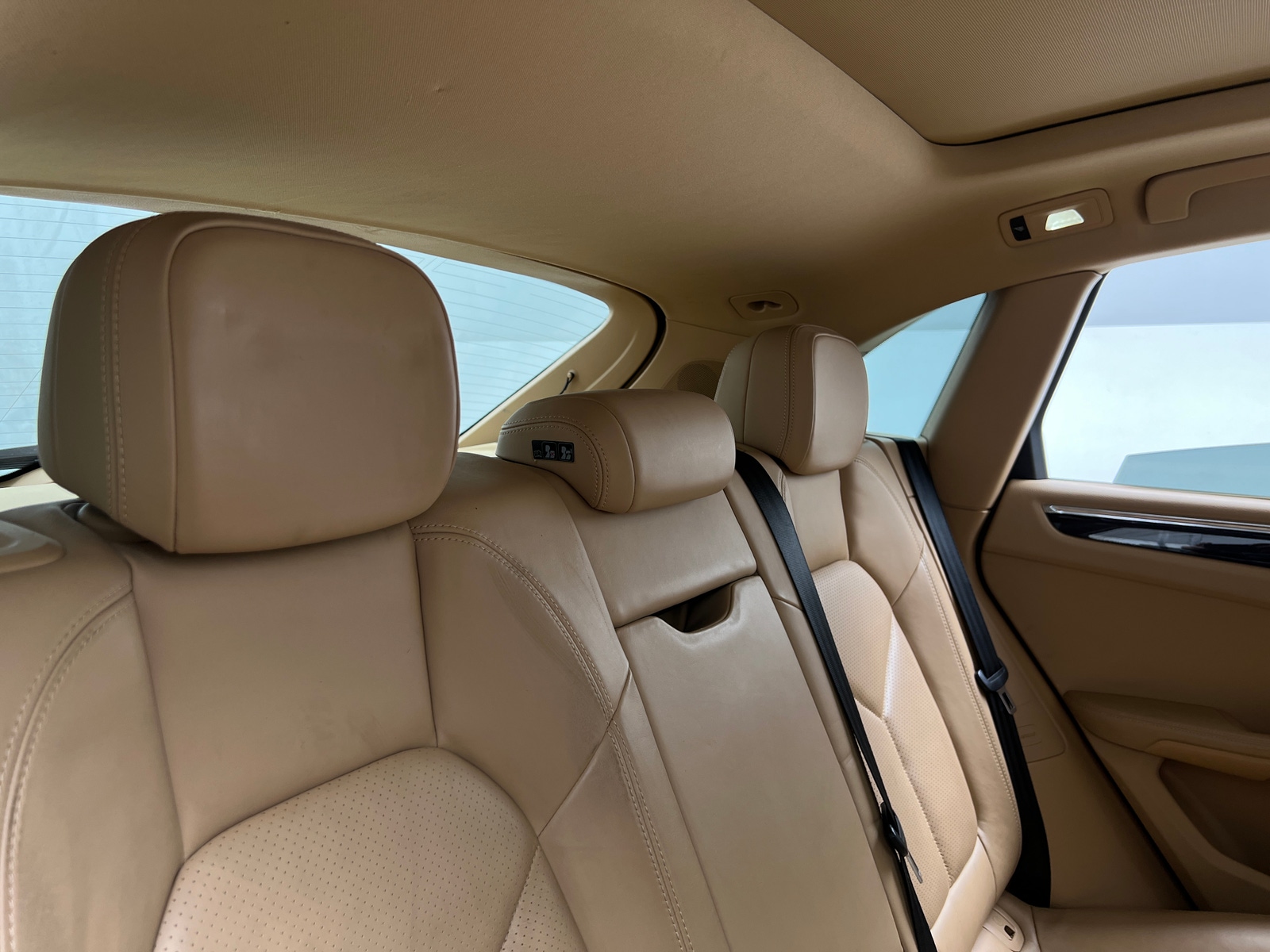 Thumbnail: 2015 Porsche Macan - 5