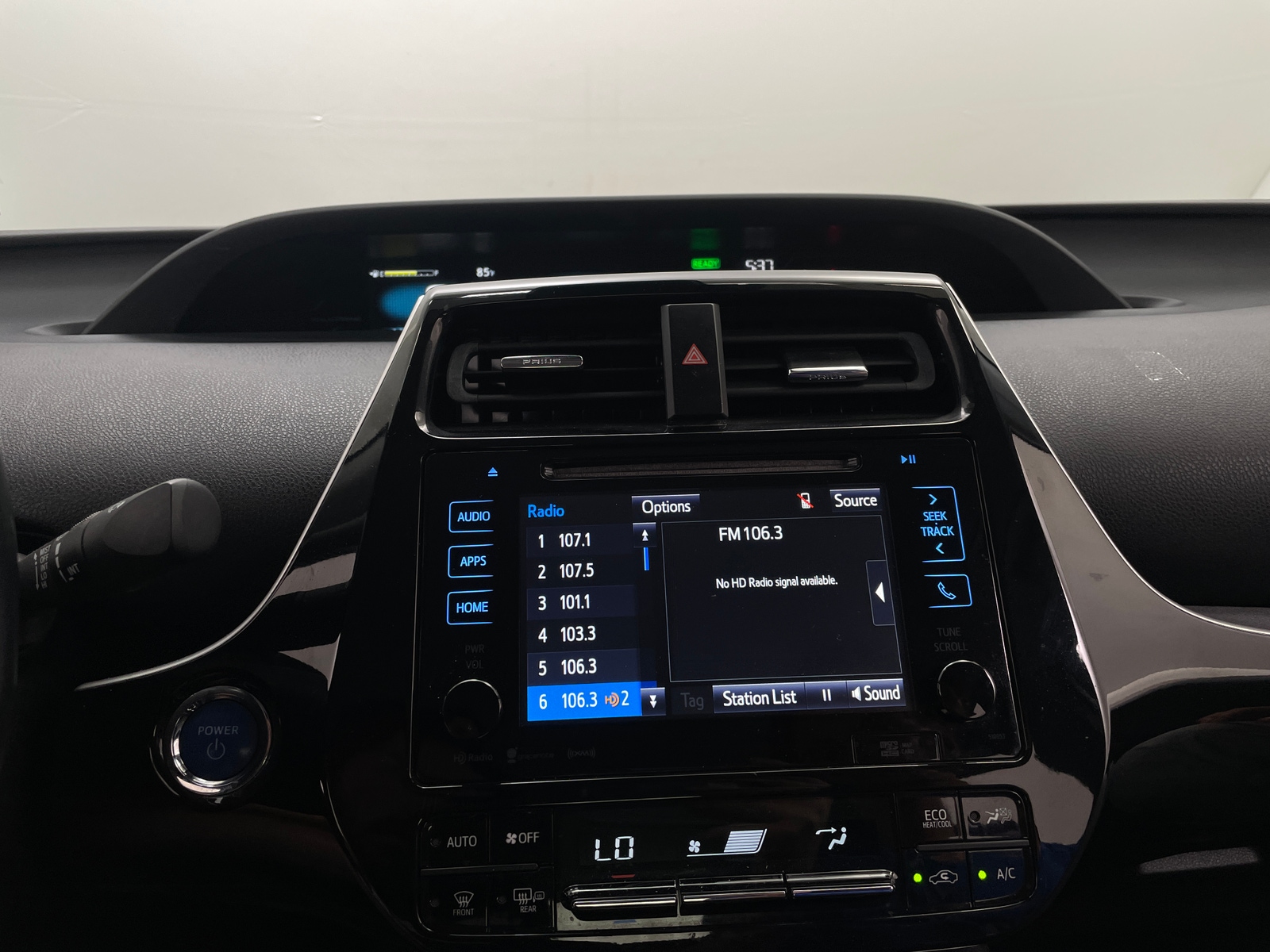 Thumbnail: 2017 Toyota Prius Prime - 4