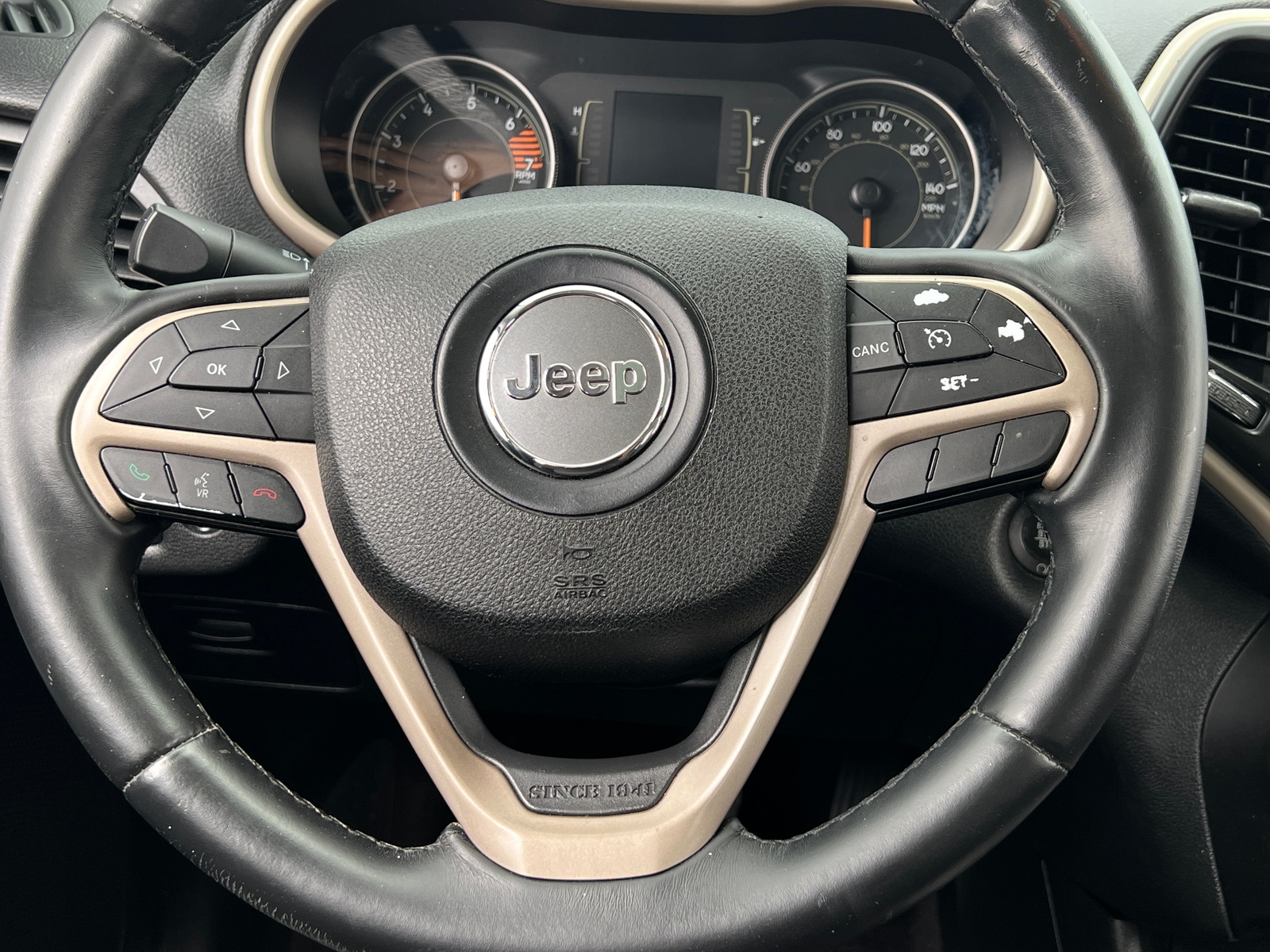 Thumbnail: 2016 Jeep Cherokee - 5