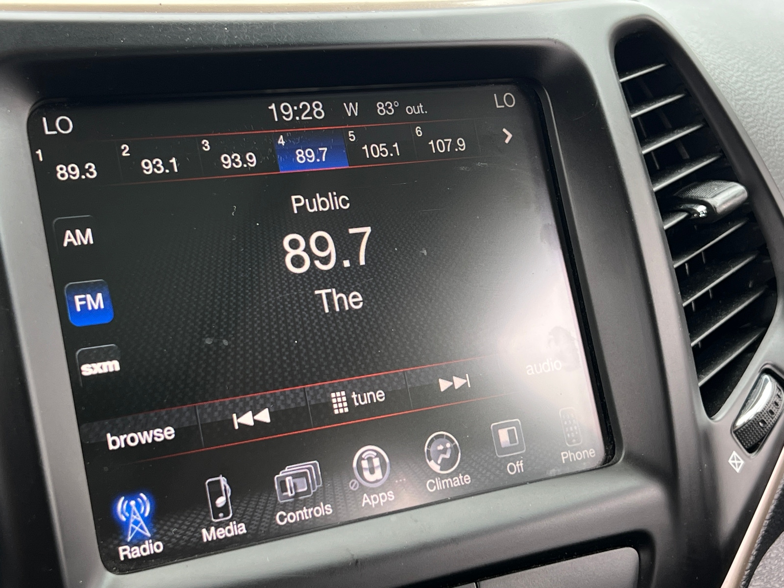 Thumbnail: 2016 Jeep Cherokee - 4