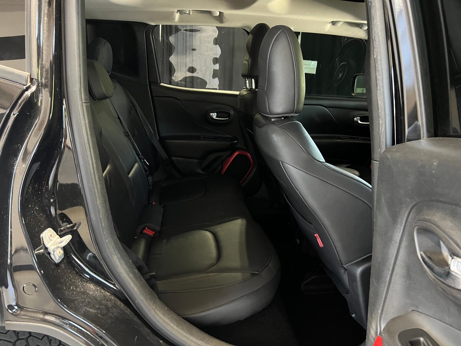 Thumbnail: 2016 Jeep Renegade - 6