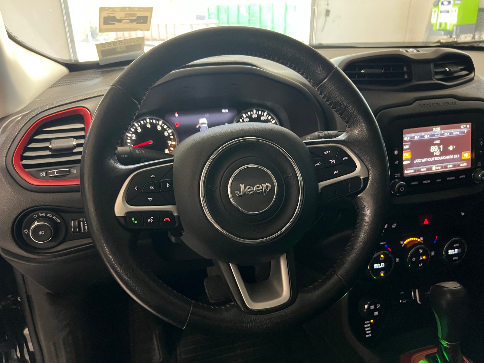 Thumbnail: 2016 Jeep Renegade - 5