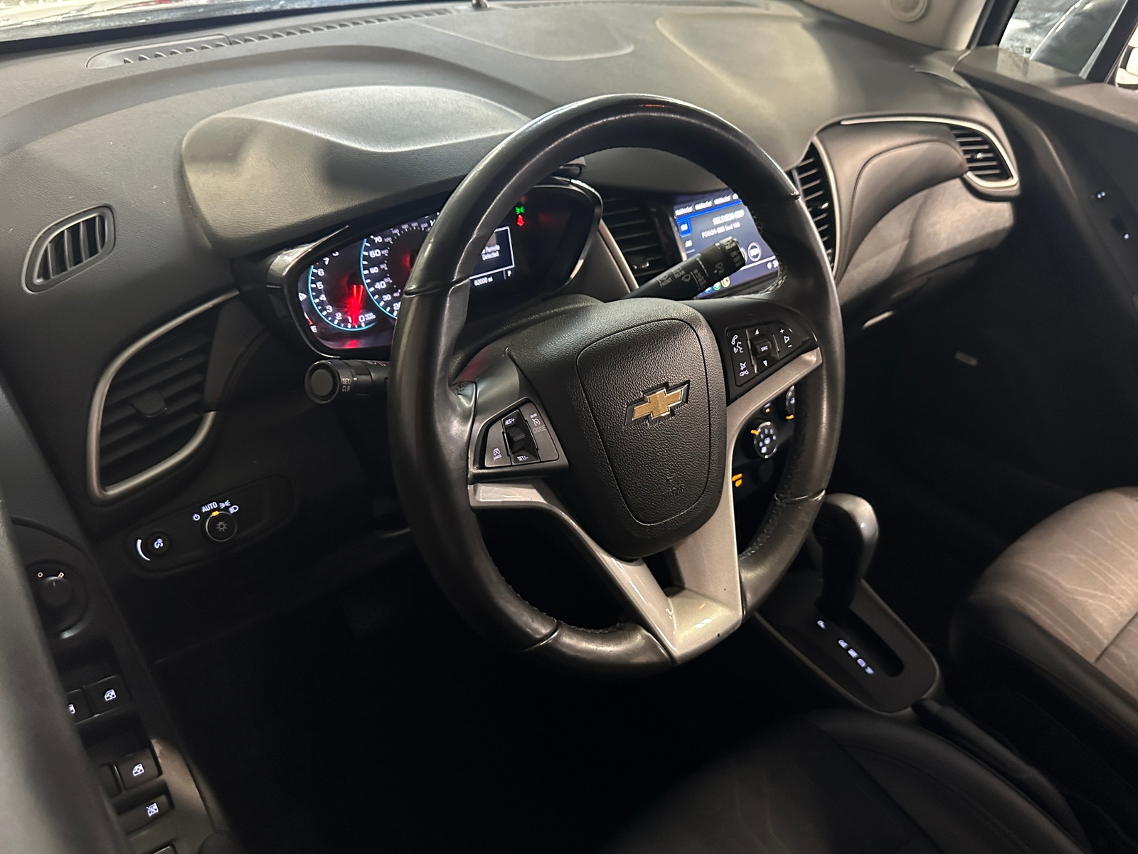 Thumbnail: 2018 Chevrolet Trax - 3