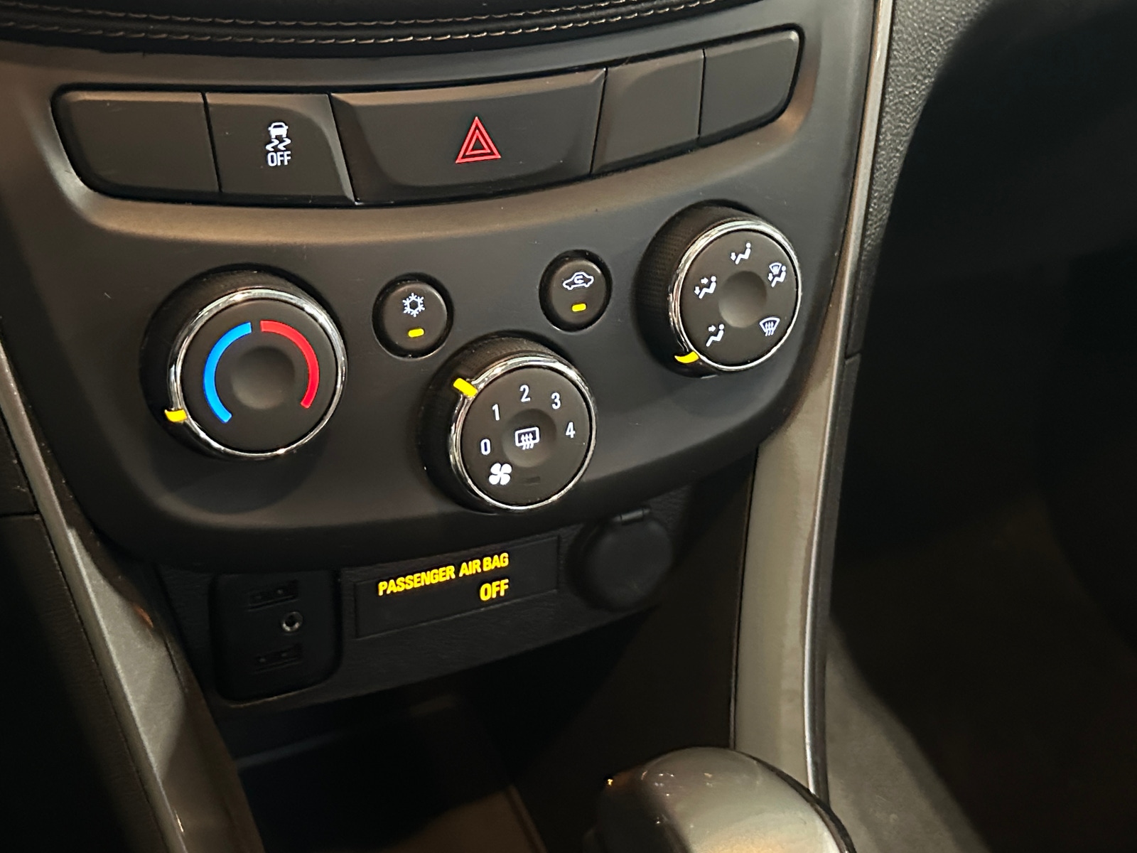 Thumbnail: 2018 Chevrolet Trax - 4