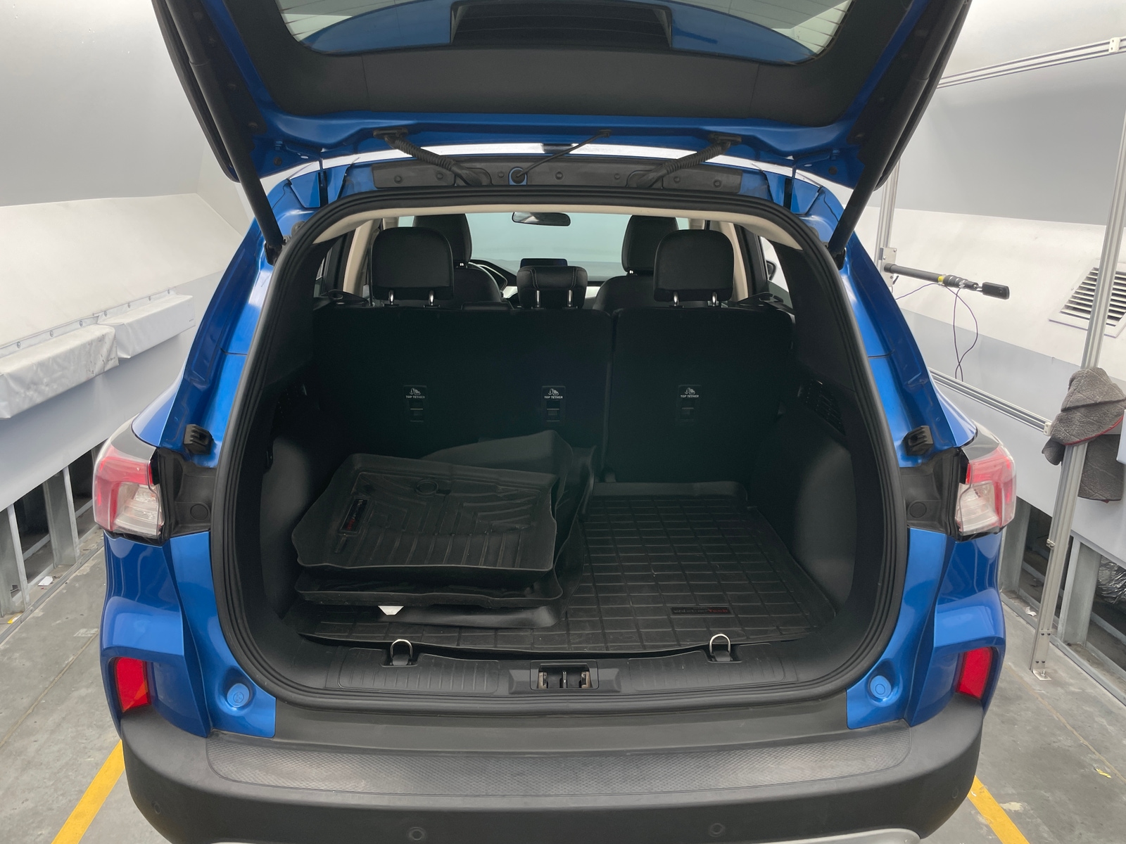 Thumbnail: 2020 Ford Escape - 6