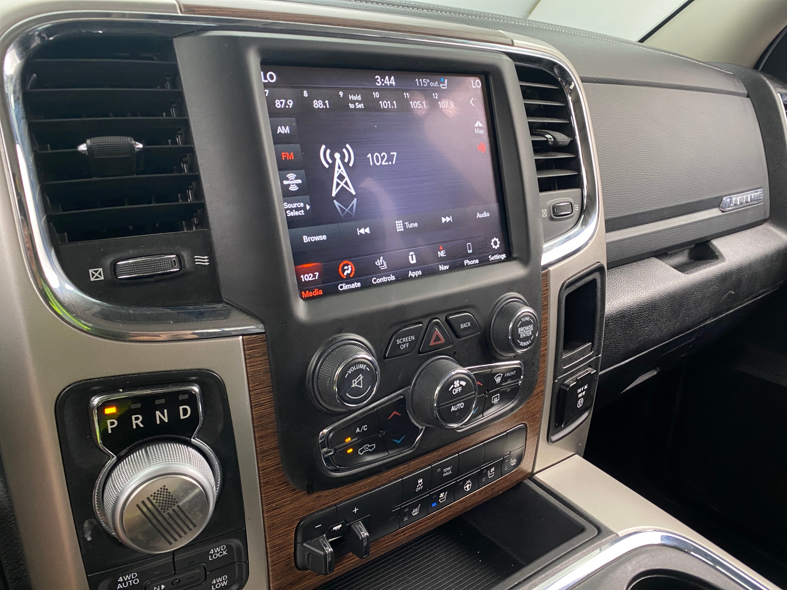 Thumbnail: 2019 RAM 1500 Classic - 4