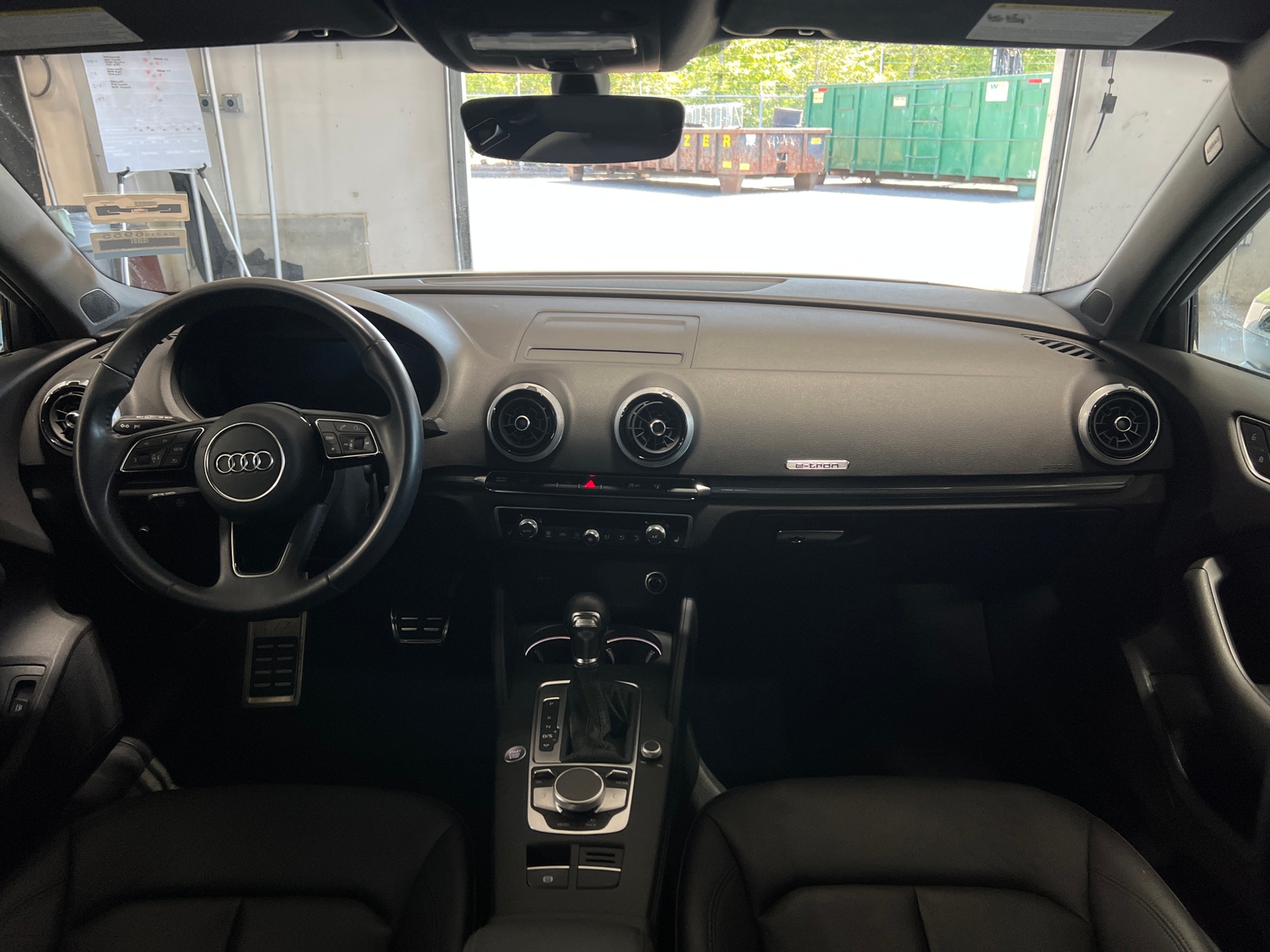 Thumbnail: 2017 Audi A3 e-tron - 2