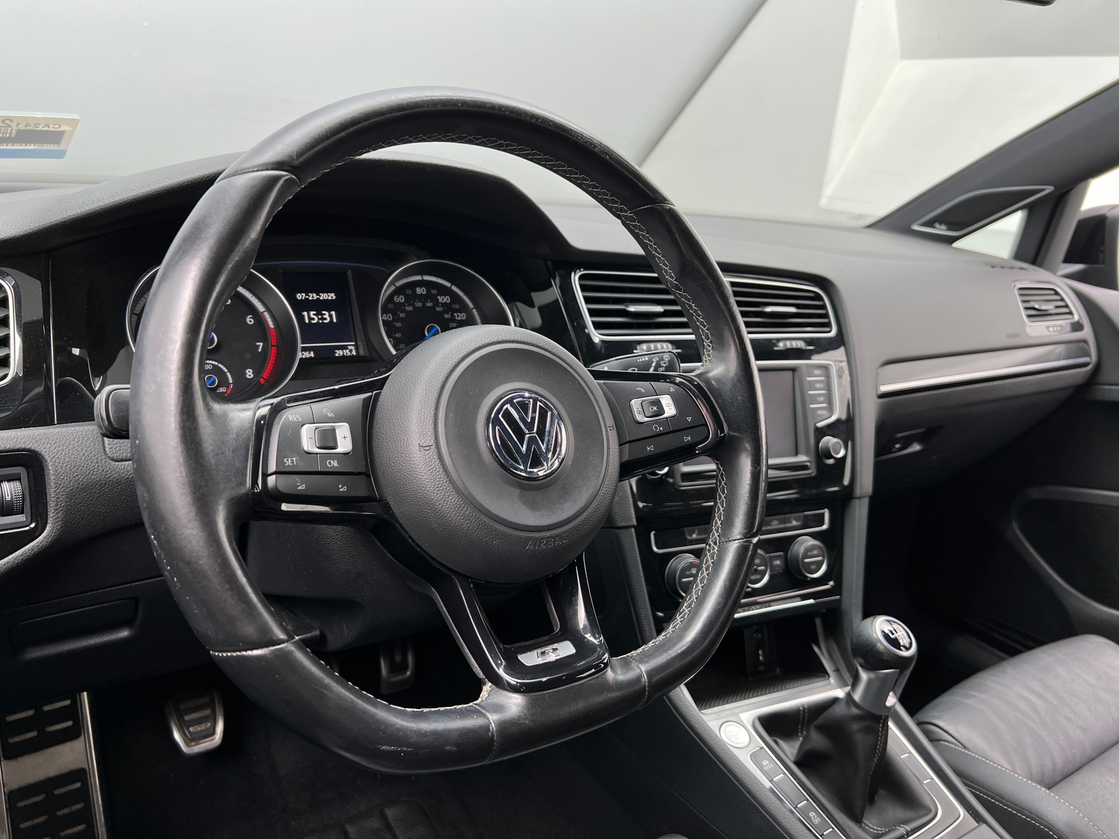 Thumbnail: 2016 Volkswagen Golf - 4