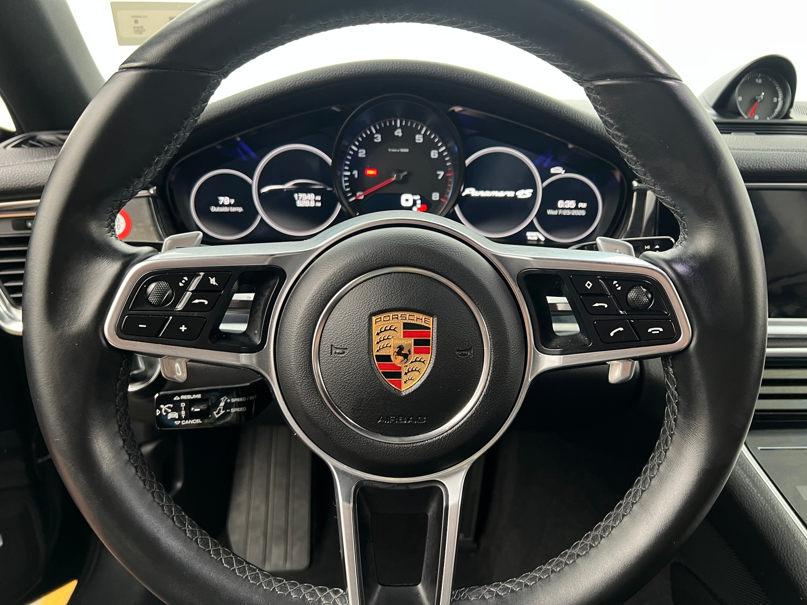 Thumbnail: 2017 Porsche Panamera - 4