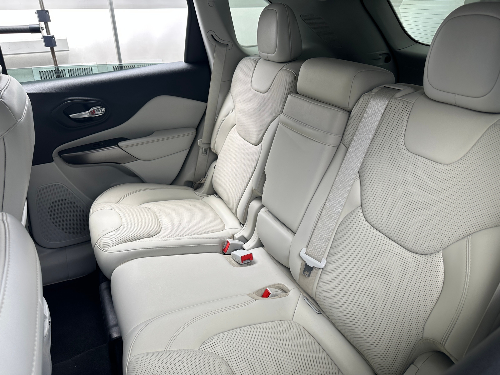 Thumbnail: 2019 Jeep Cherokee - 5