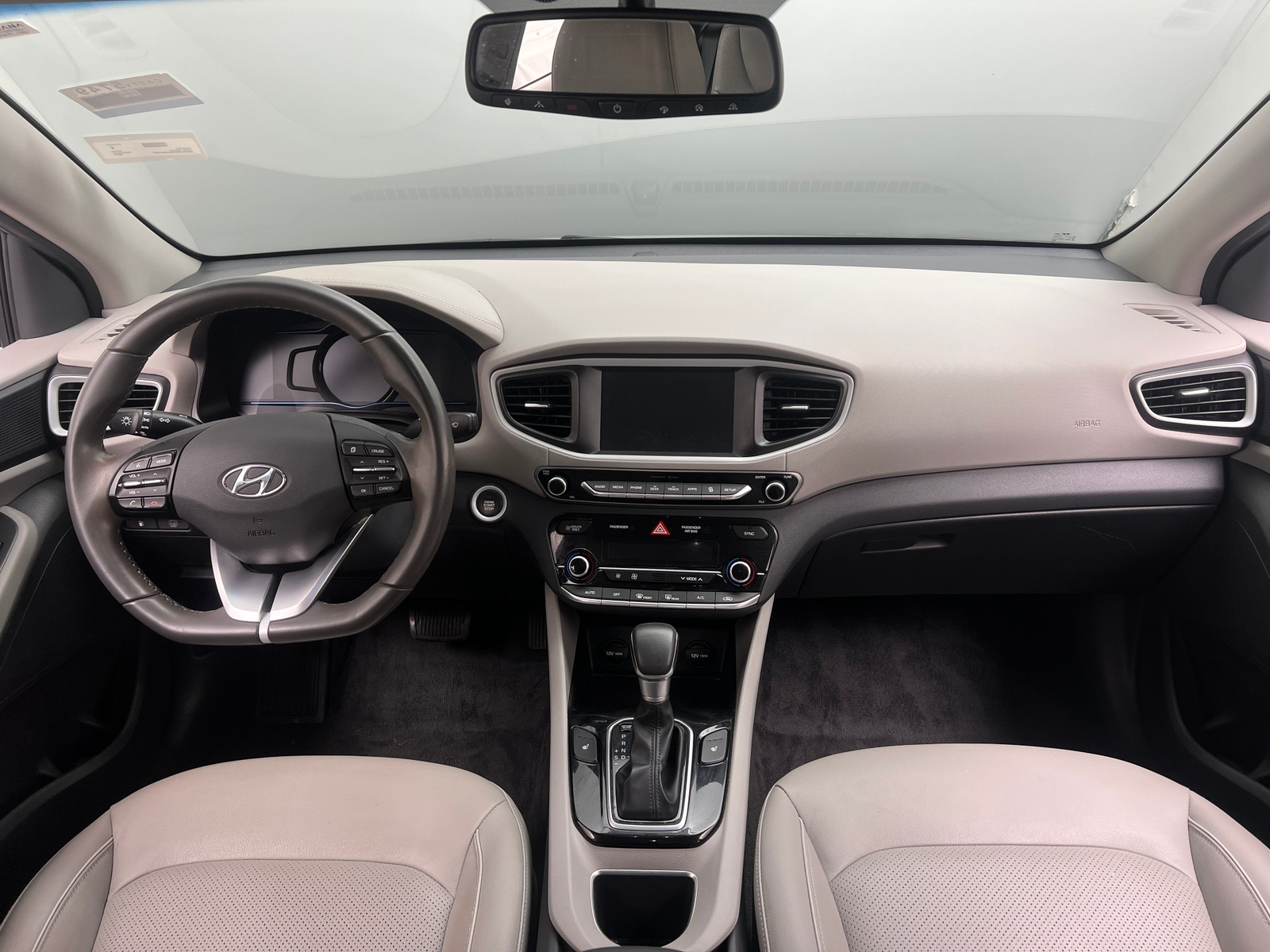 Thumbnail: 2017 Hyundai Ioniq - 3