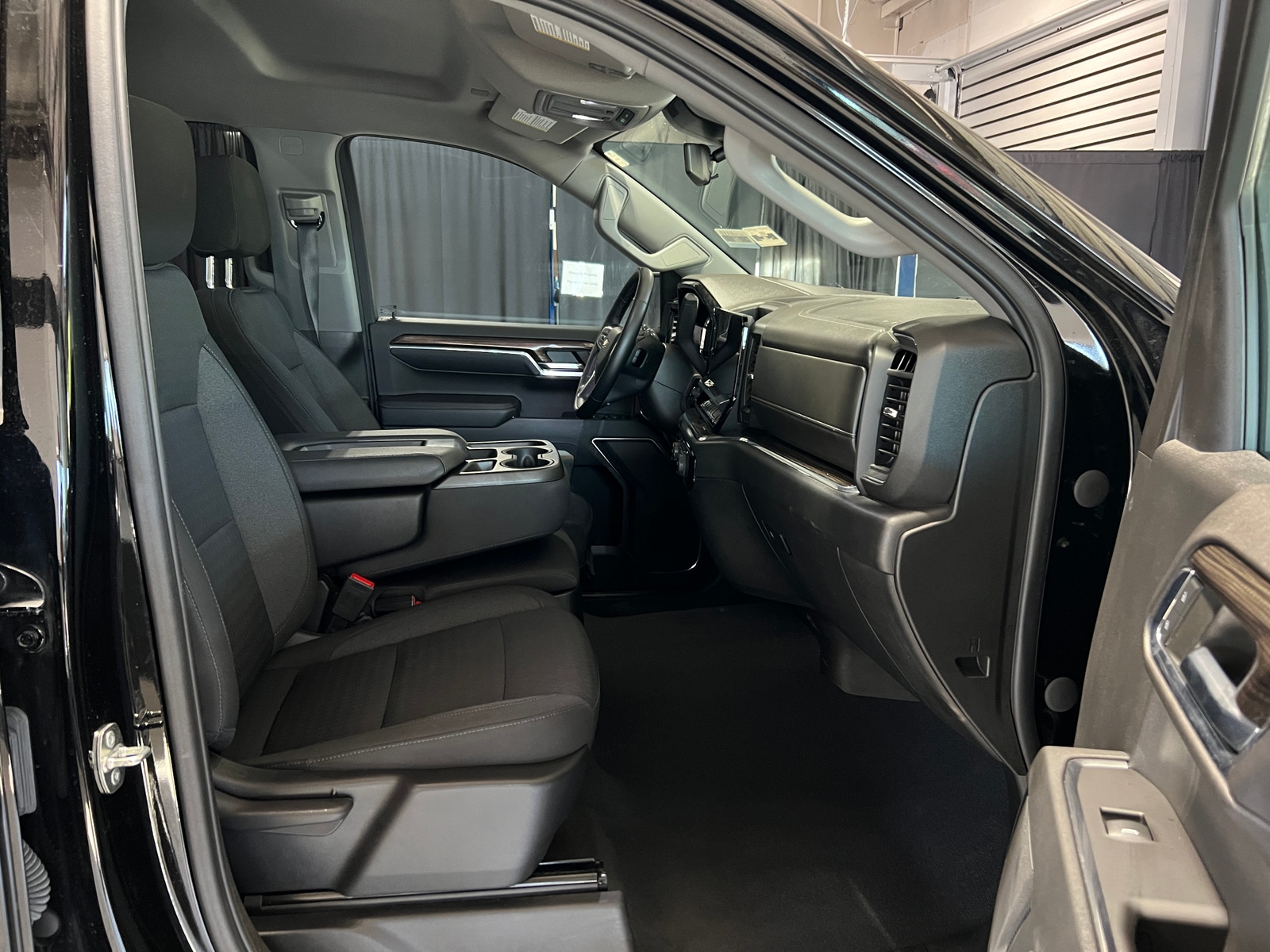 Thumbnail: 2023 Chevrolet Silverado 1500 - 2