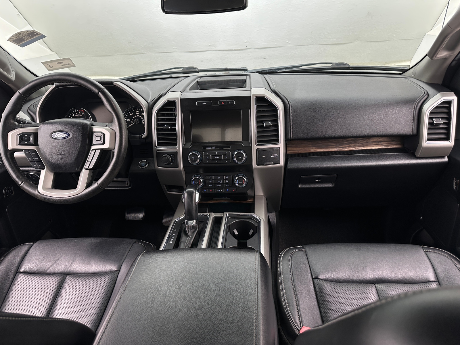 Thumbnail: 2019 Ford Econoline - 3