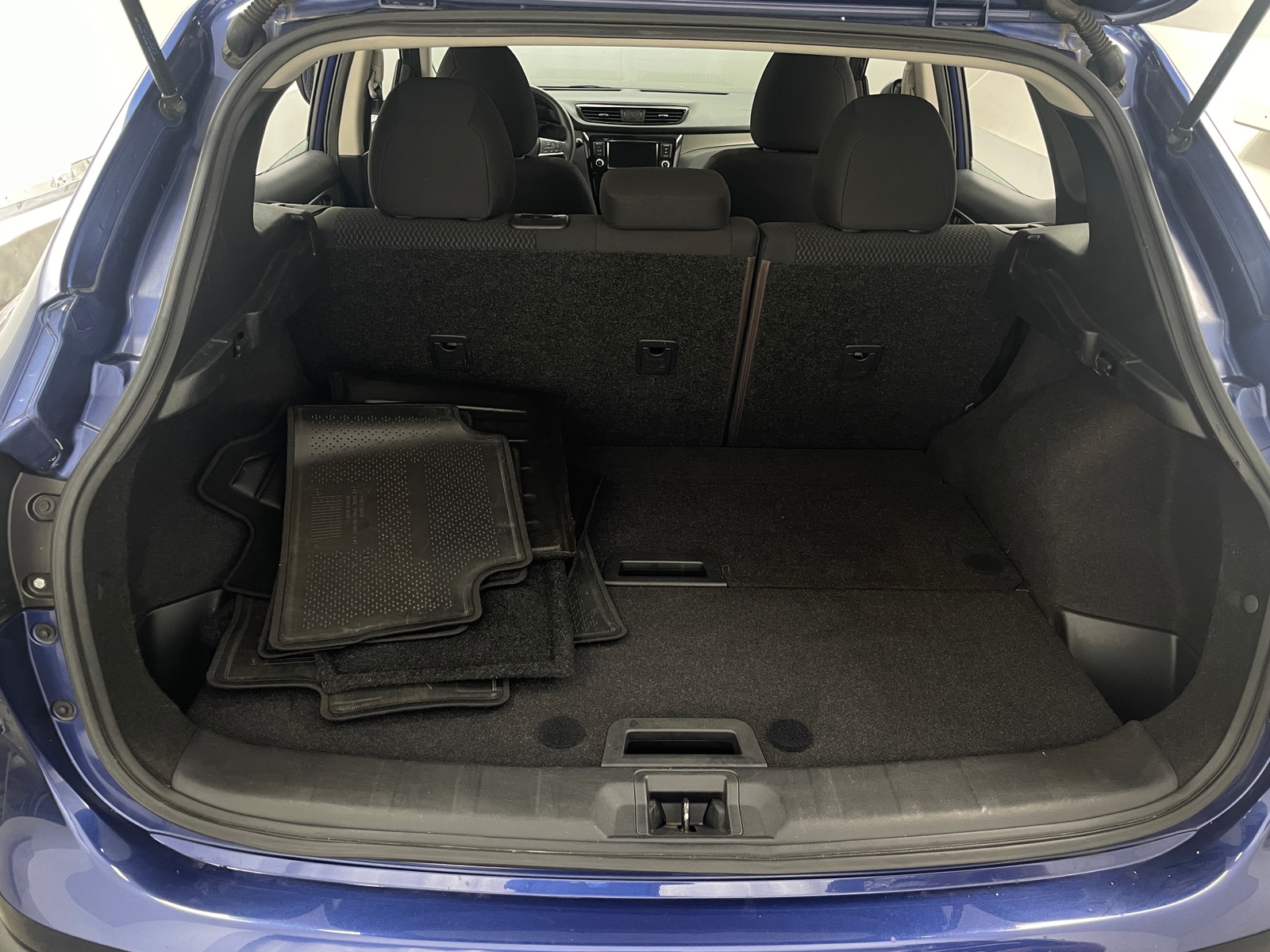 Thumbnail: 2019 Nissan Rogue Sport - 7